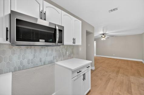 129 N Dobson Street Burleson TX 76028