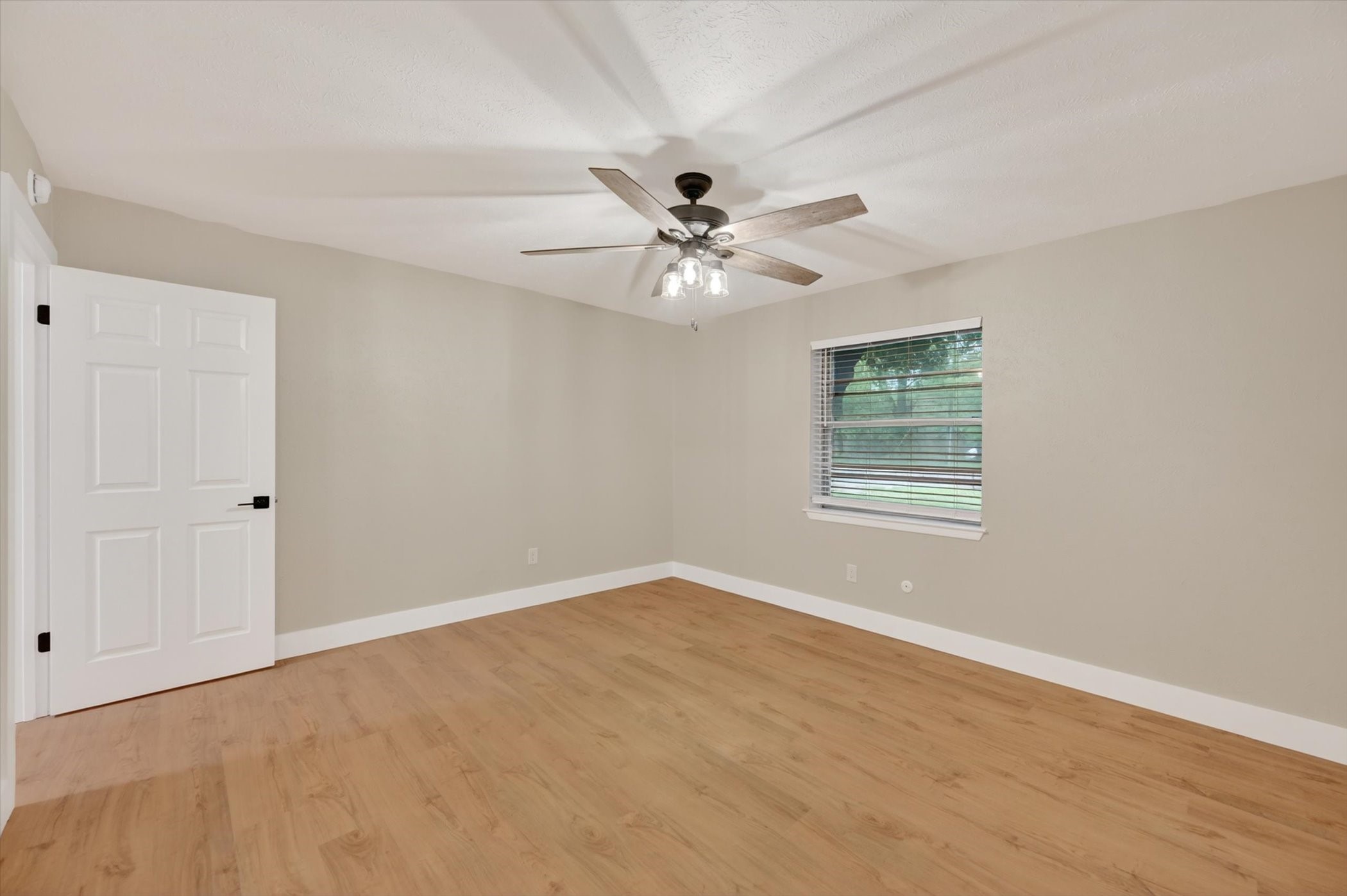 129 N Dobson Street Burleson TX 76028