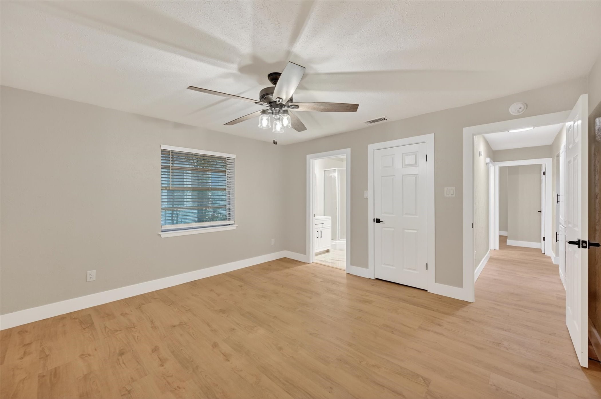 129 N Dobson Street Burleson TX 76028