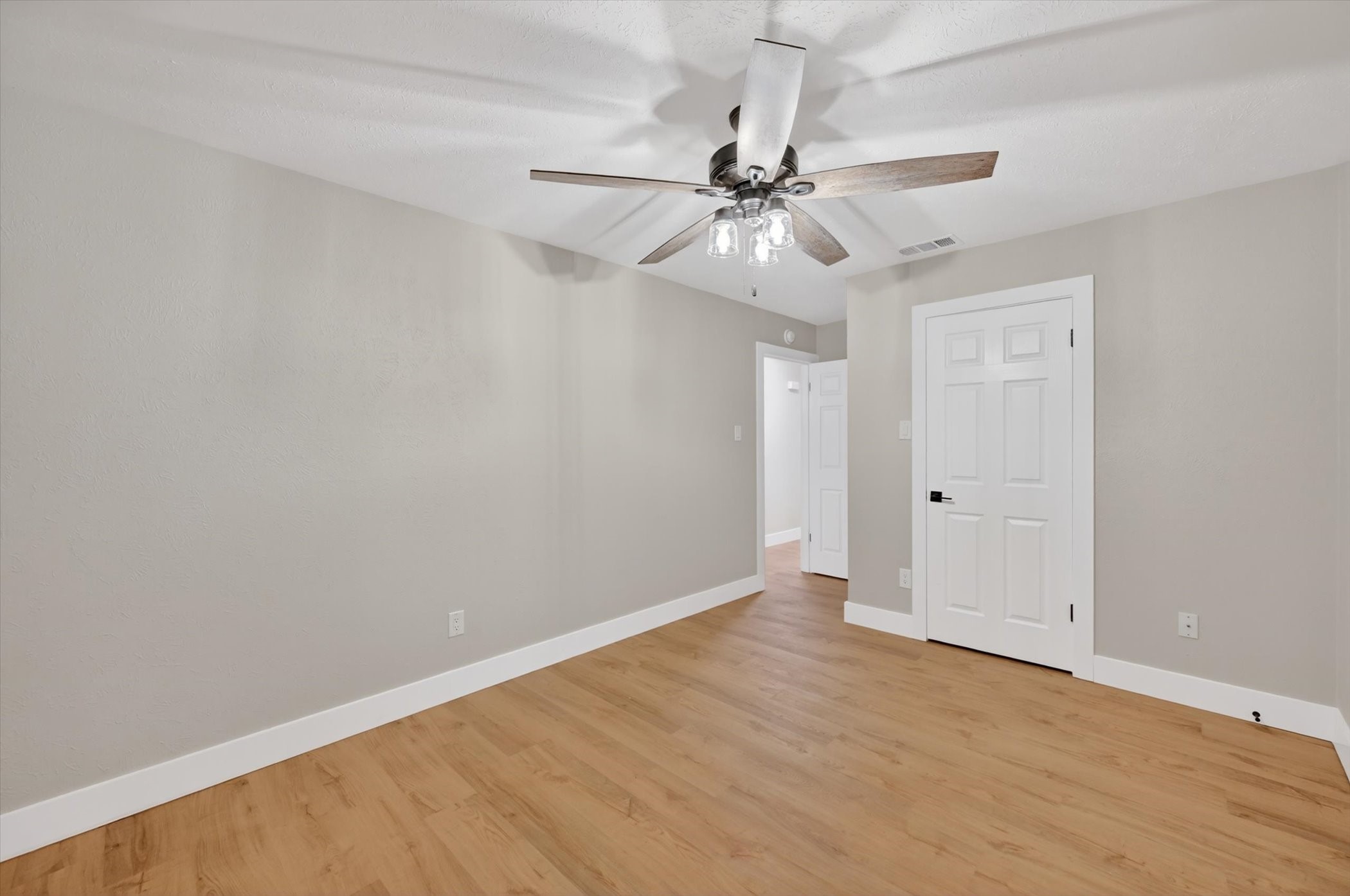 129 N Dobson Street Burleson TX 76028