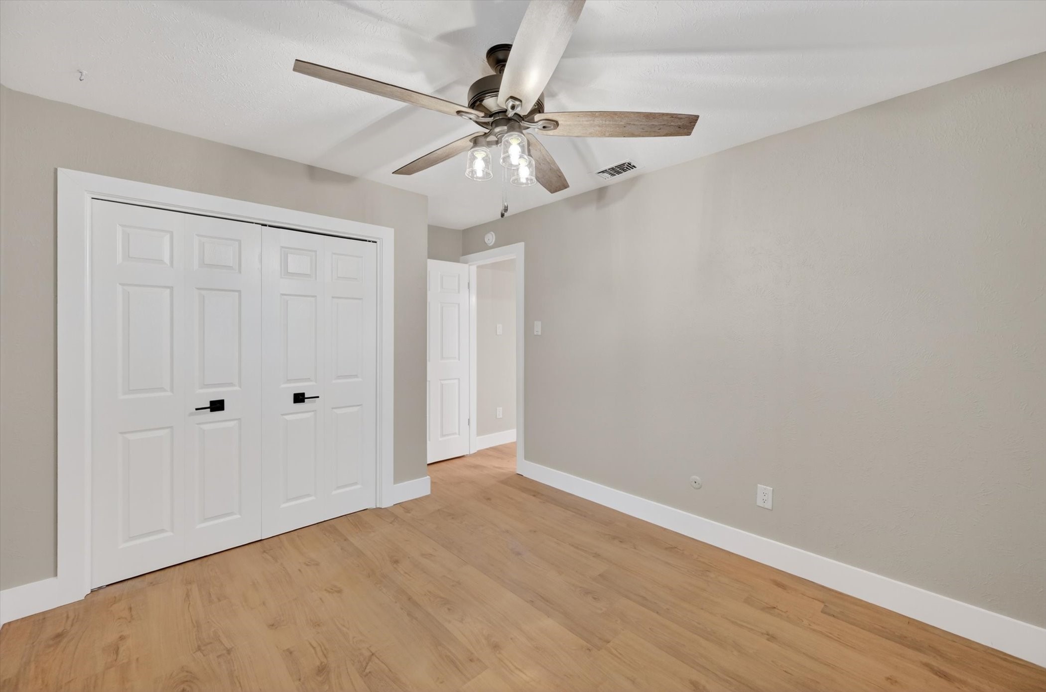 129 N Dobson Street Burleson TX 76028