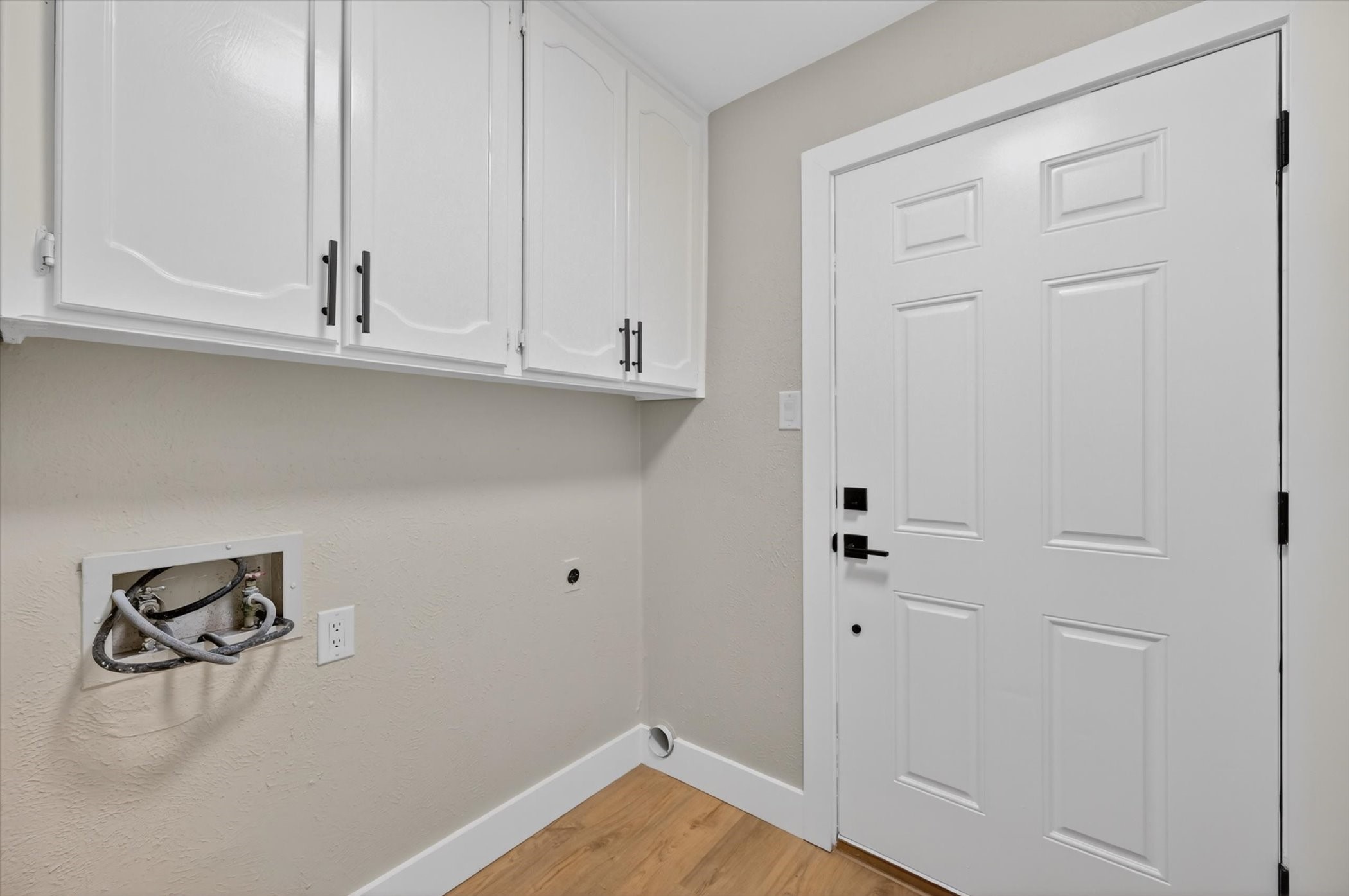 129 N Dobson Street Burleson TX 76028