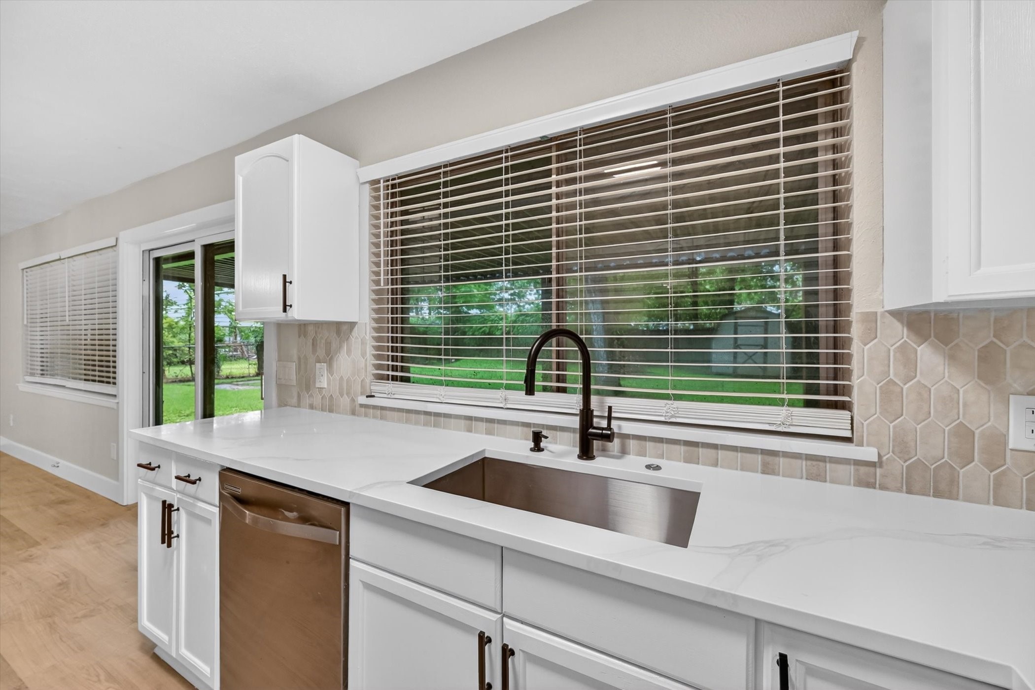 129 N Dobson Street Burleson TX 76028