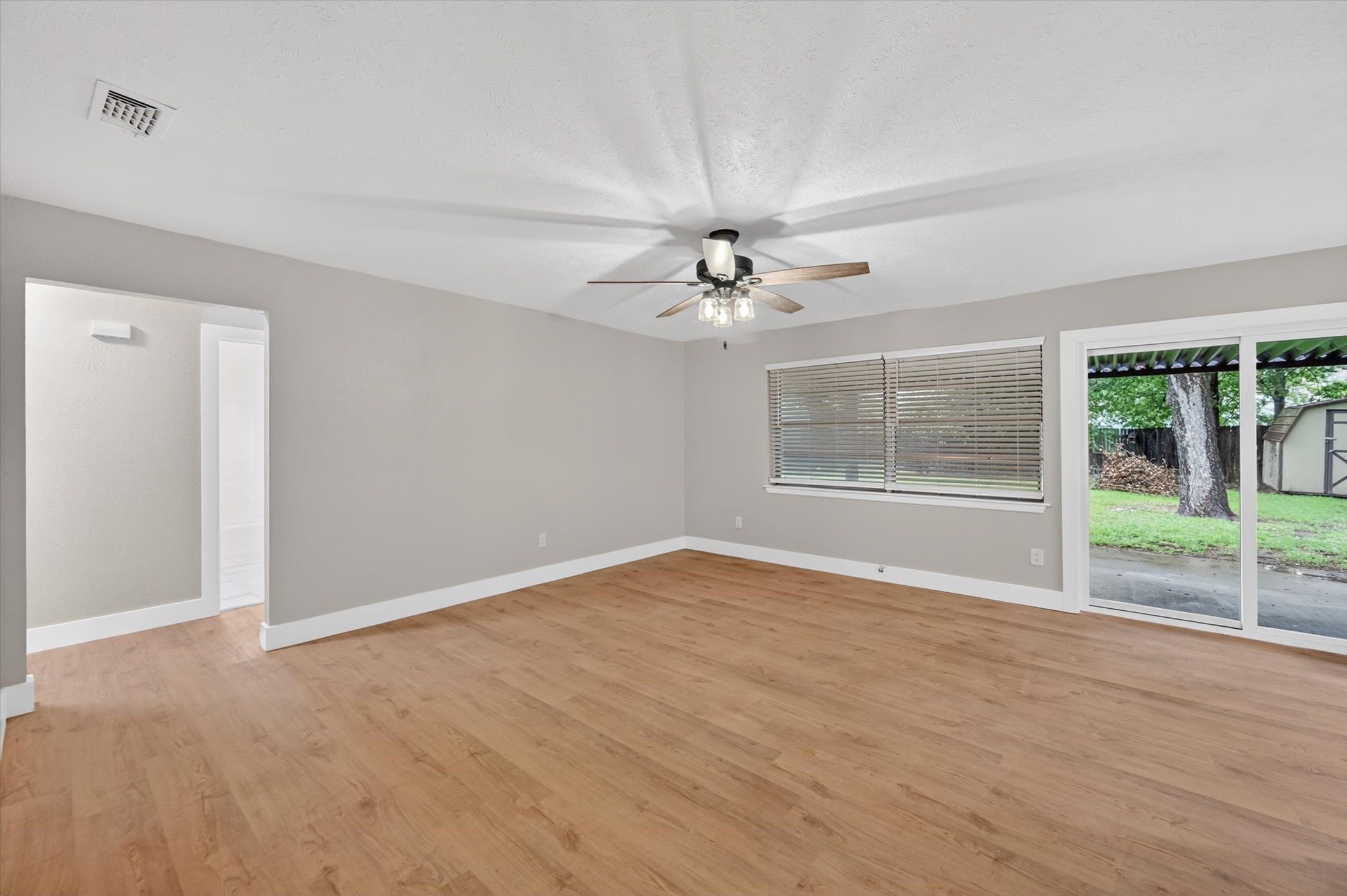 129 N Dobson Street Burleson TX 76028