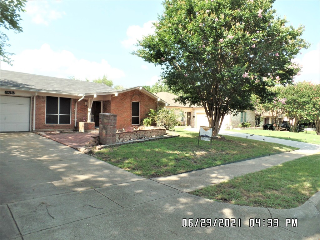 833 Lexington Drive Lancaster TX 75134