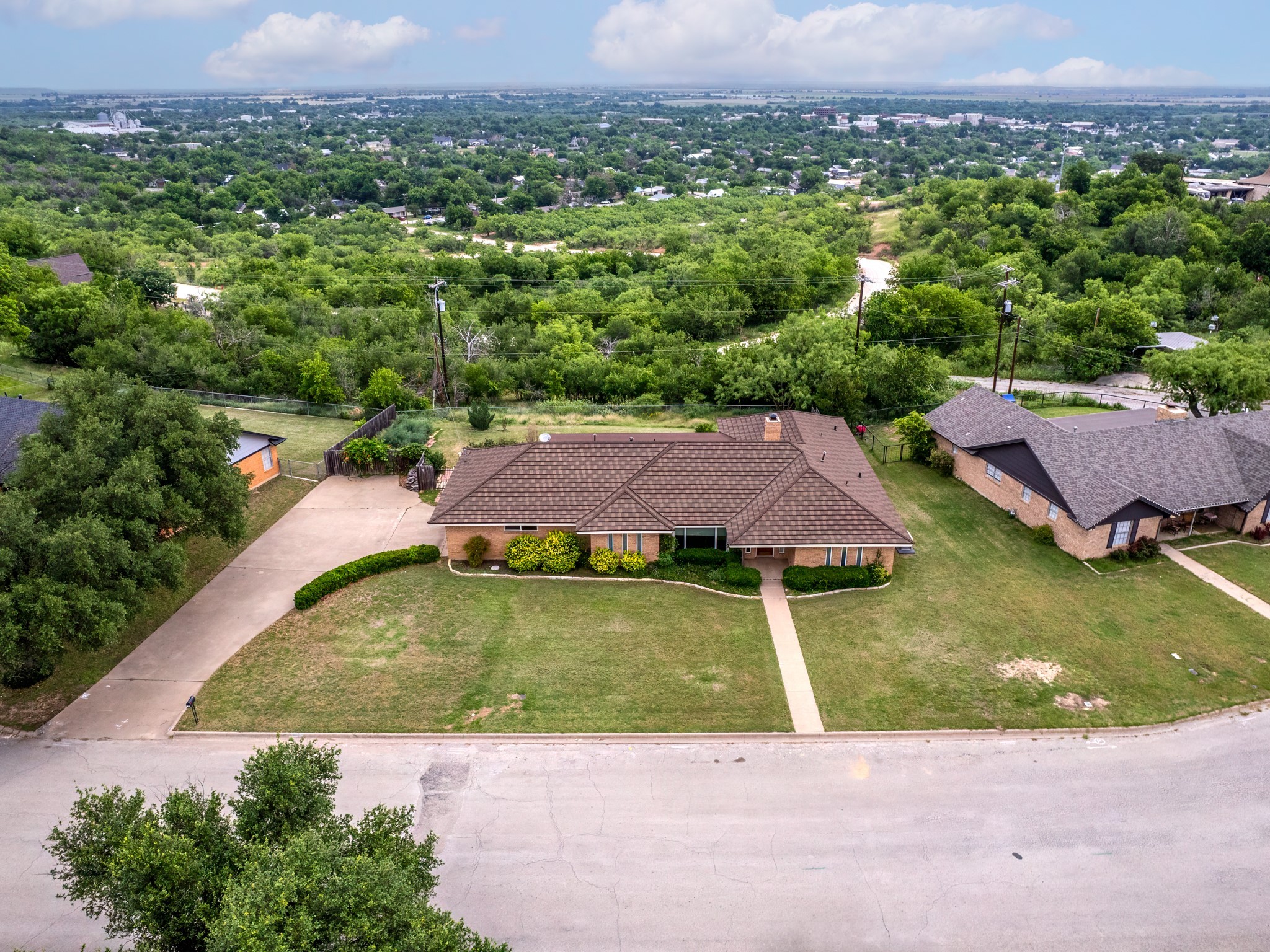 905 High Road Coleman TX 76834