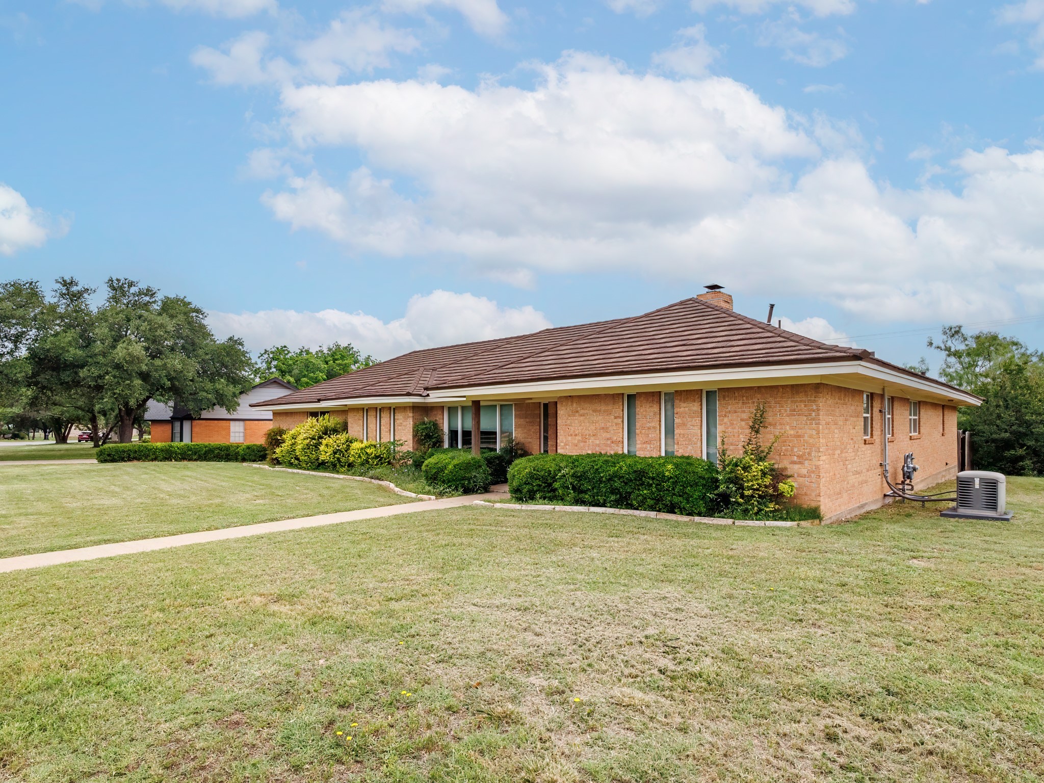 905 High Road Coleman TX 76834