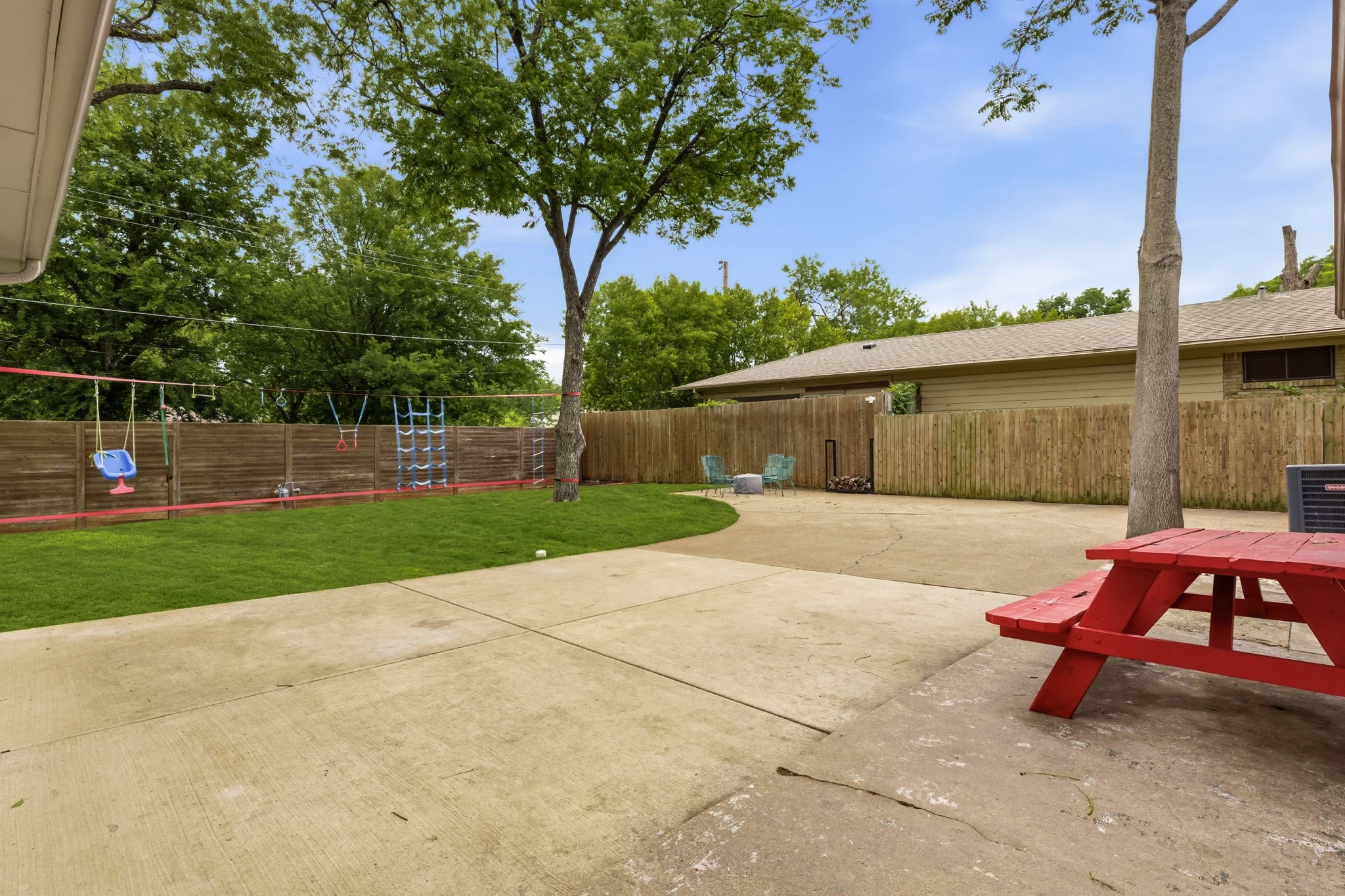 3812 Periwinkle Drive Dallas TX 75233