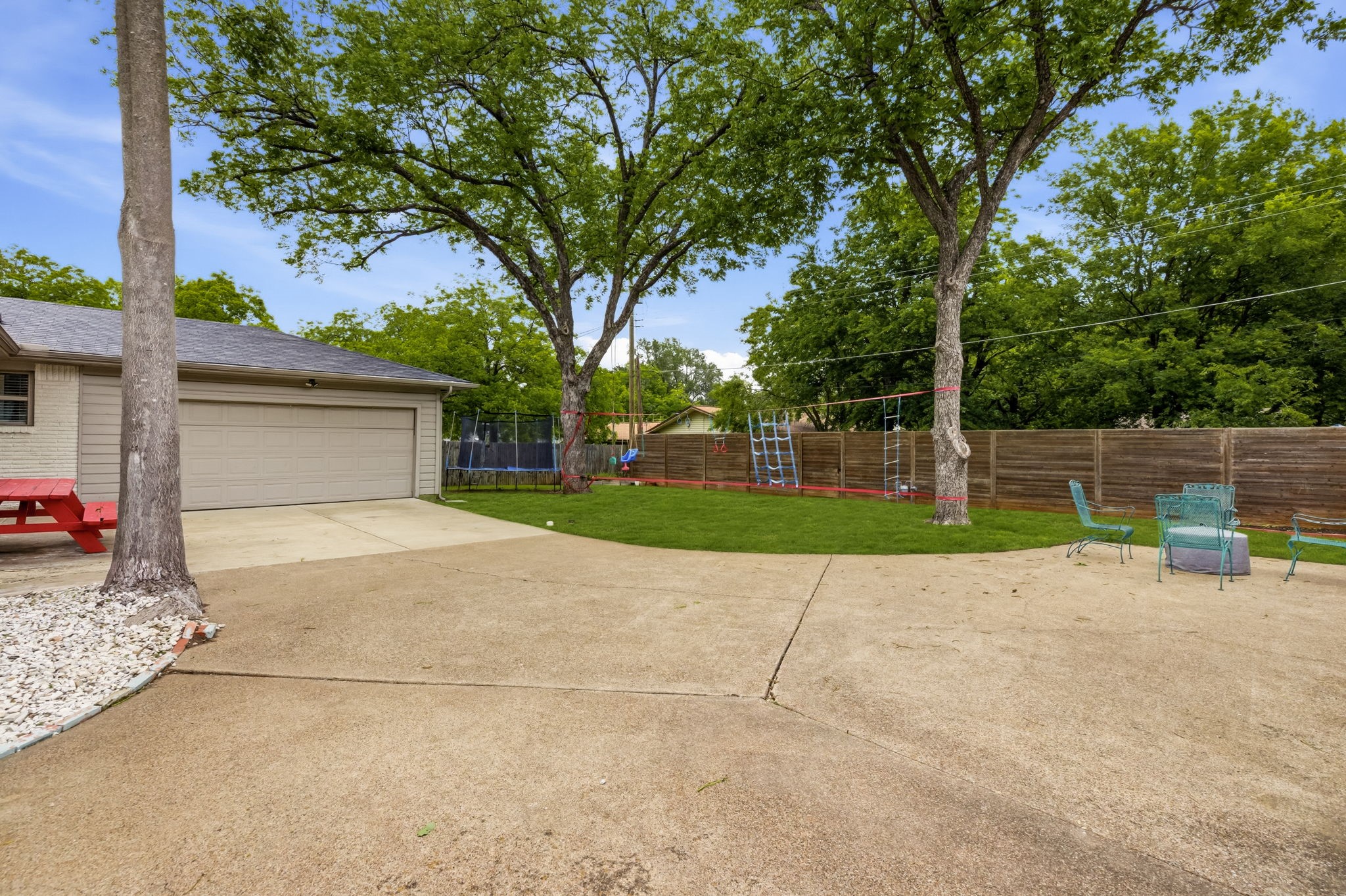 3812 Periwinkle Drive Dallas TX 75233