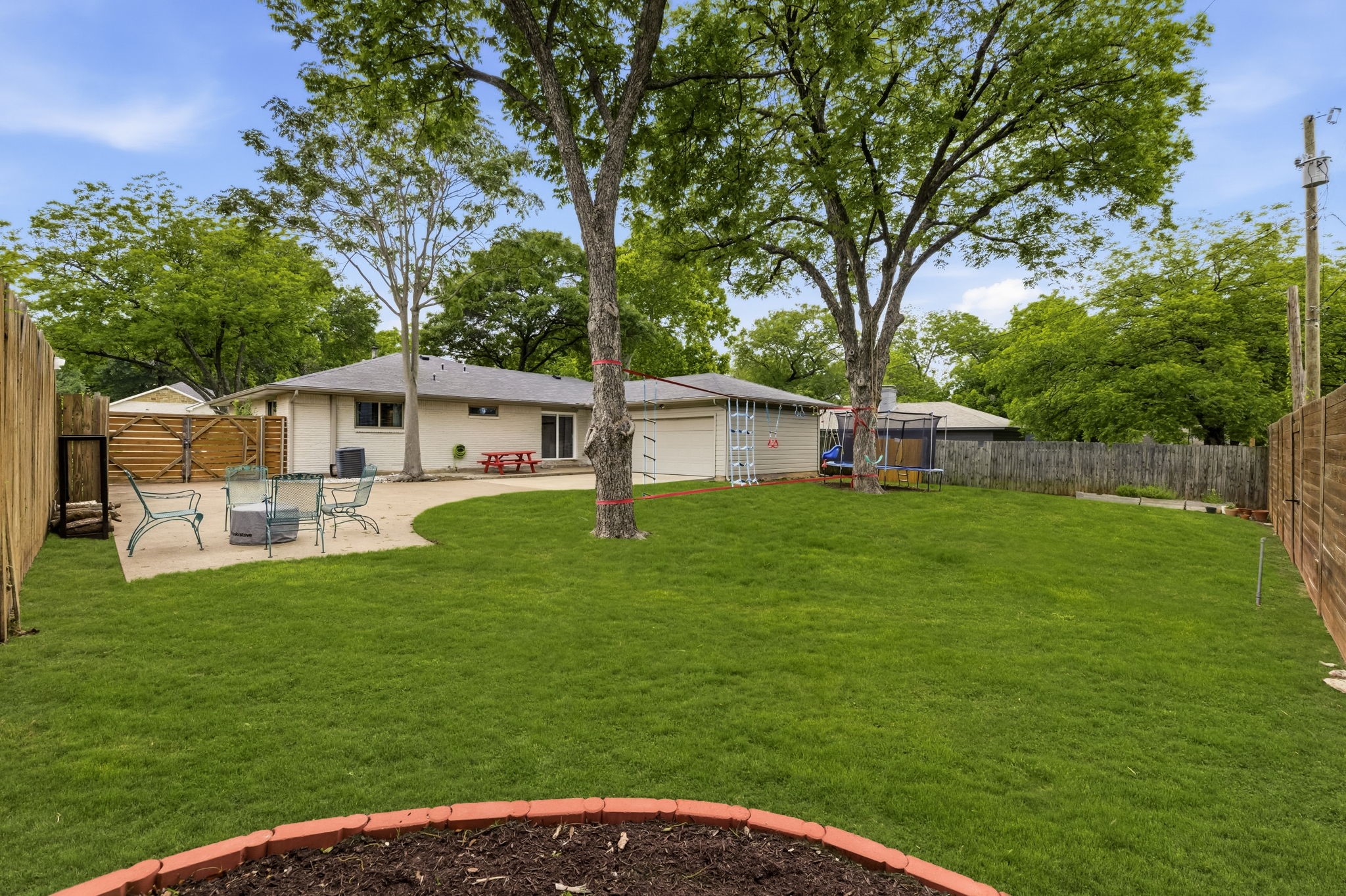 3812 Periwinkle Drive Dallas TX 75233