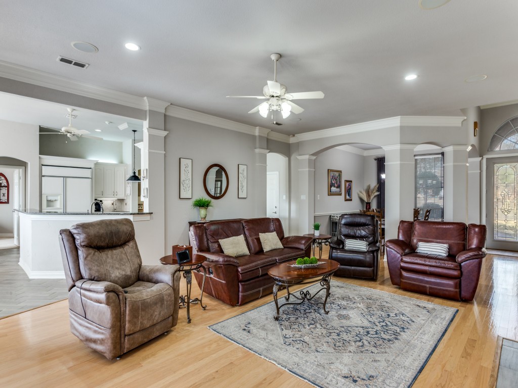 405 Shenandoah Drive Burleson TX 76028