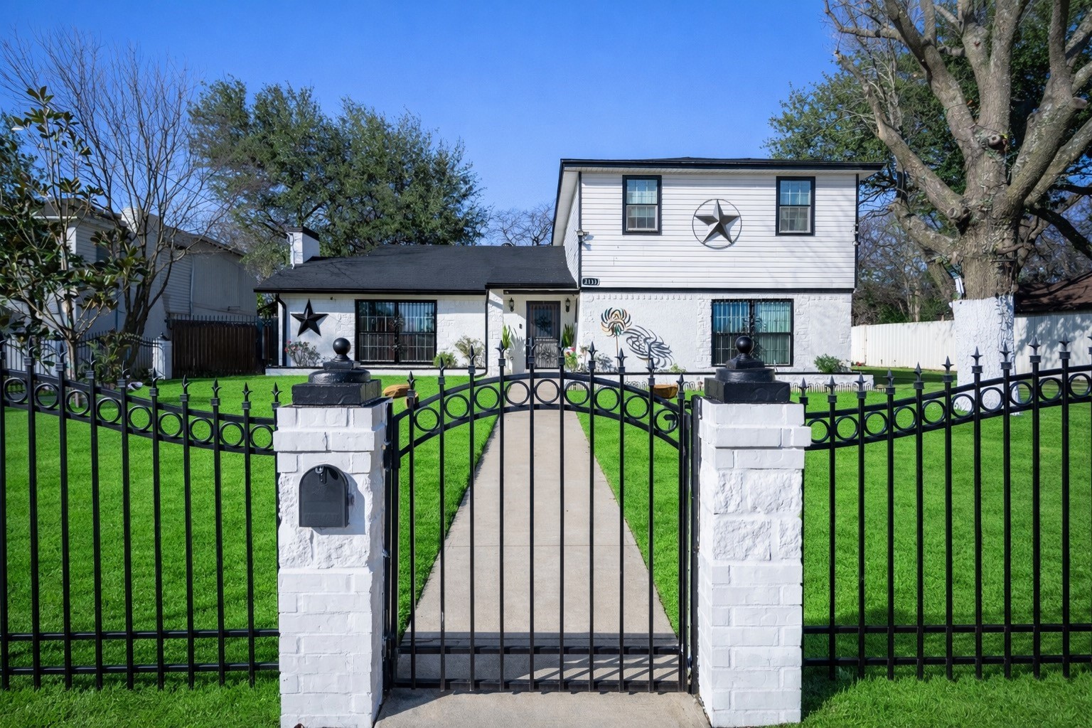 2133 Pleasant Drive Dallas TX 75227