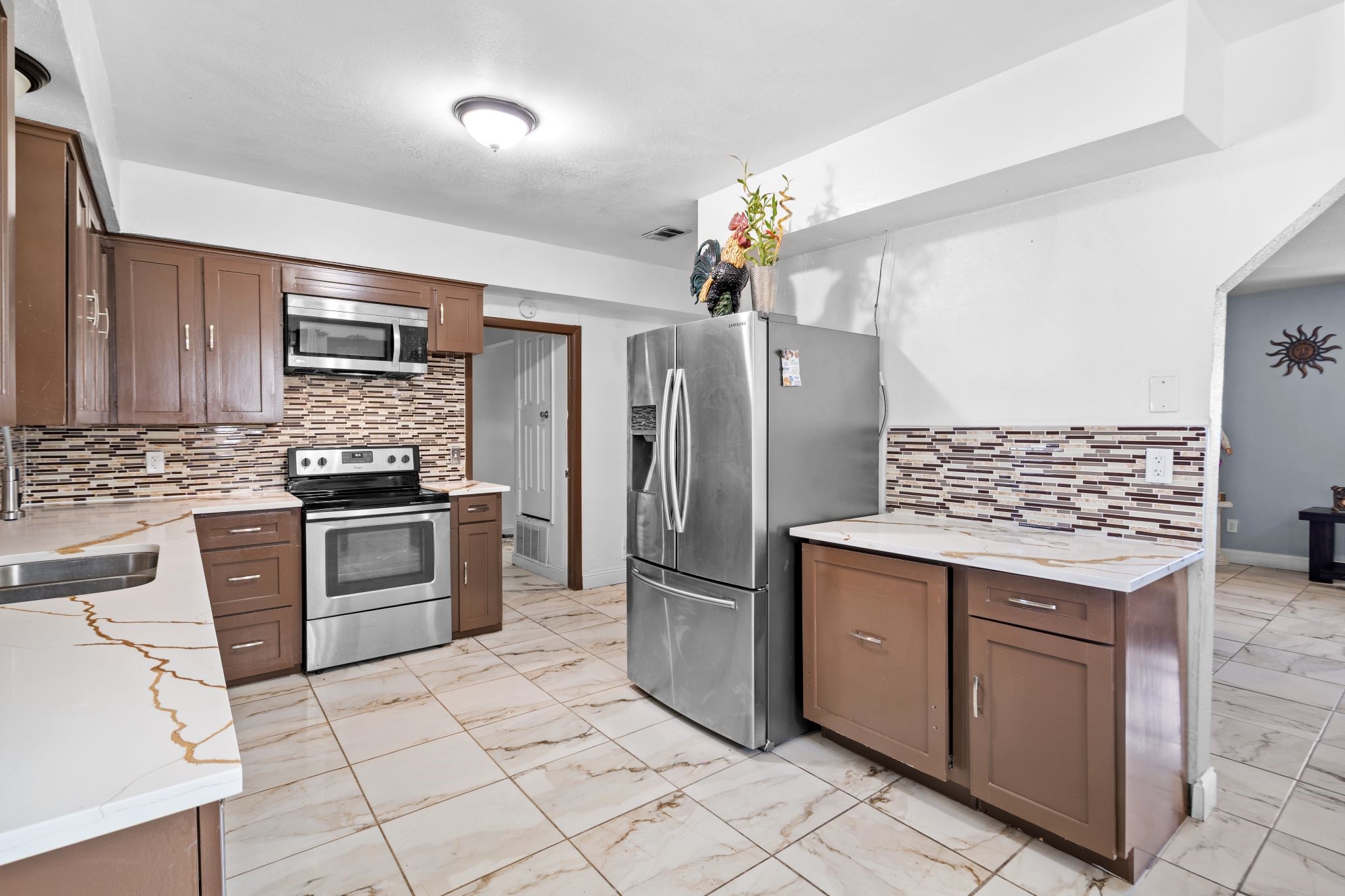 2133 Pleasant Drive Dallas TX 75227