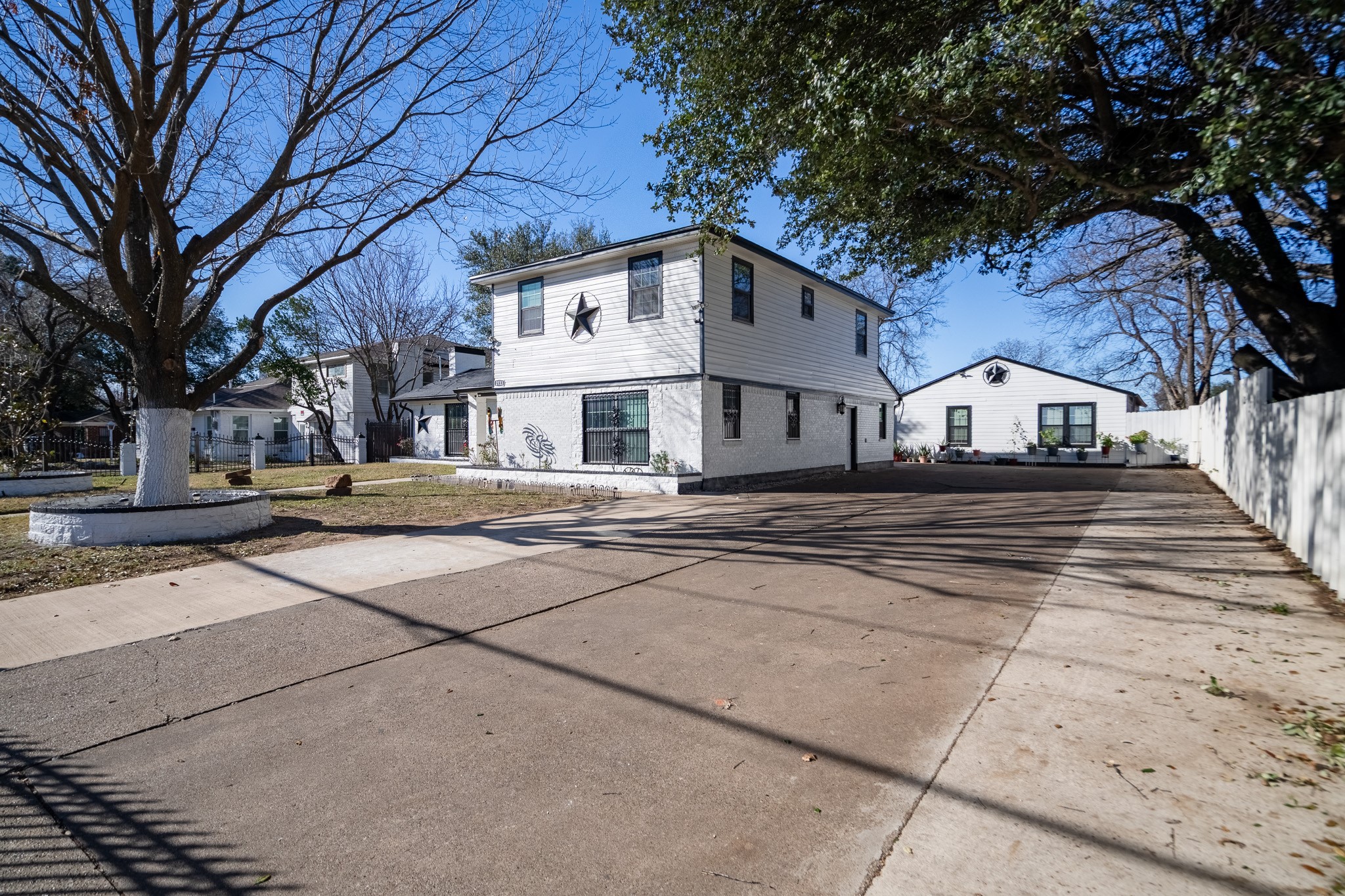 2133 Pleasant Drive Dallas TX 75227