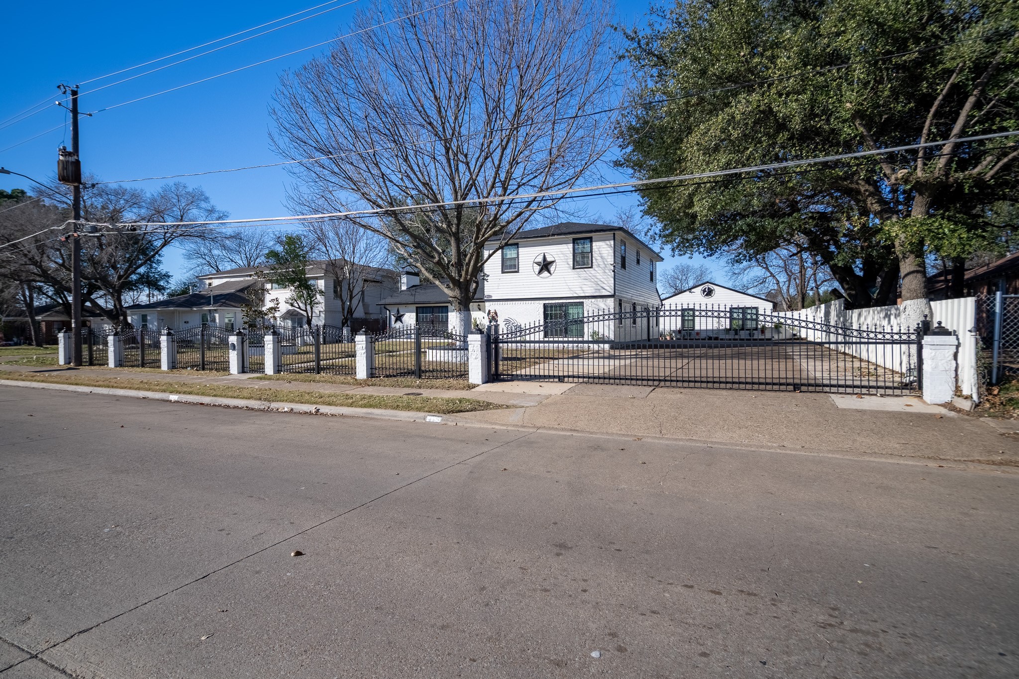 2133 Pleasant Drive Dallas TX 75227