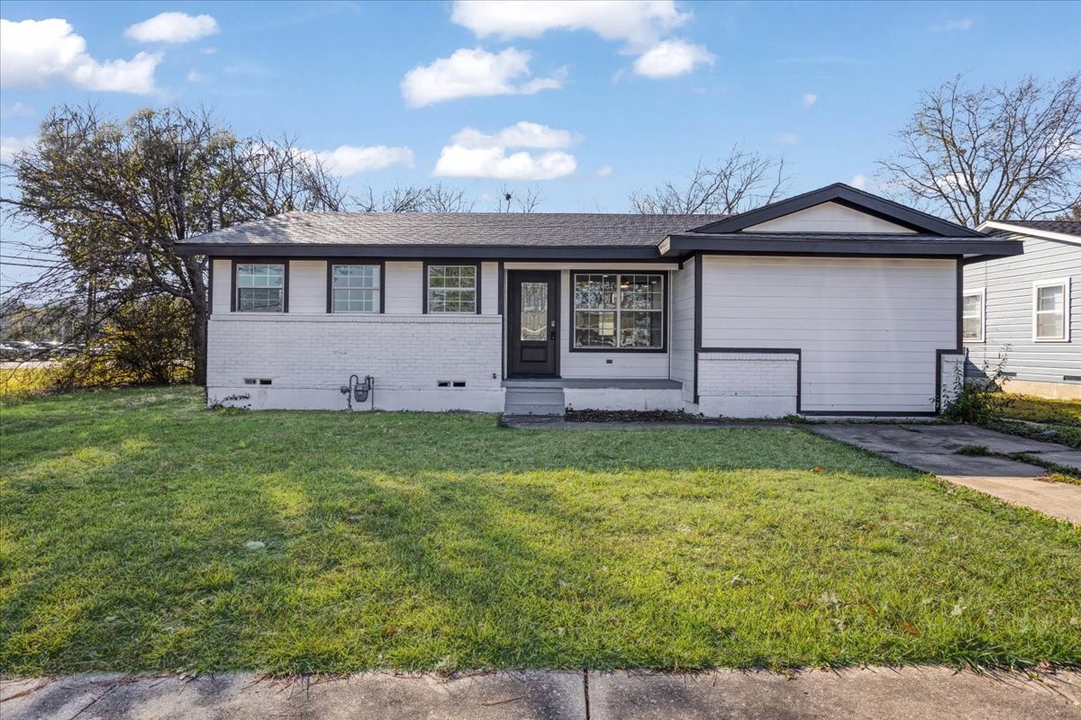 110 E Cunningham Street Bonham TX 75418