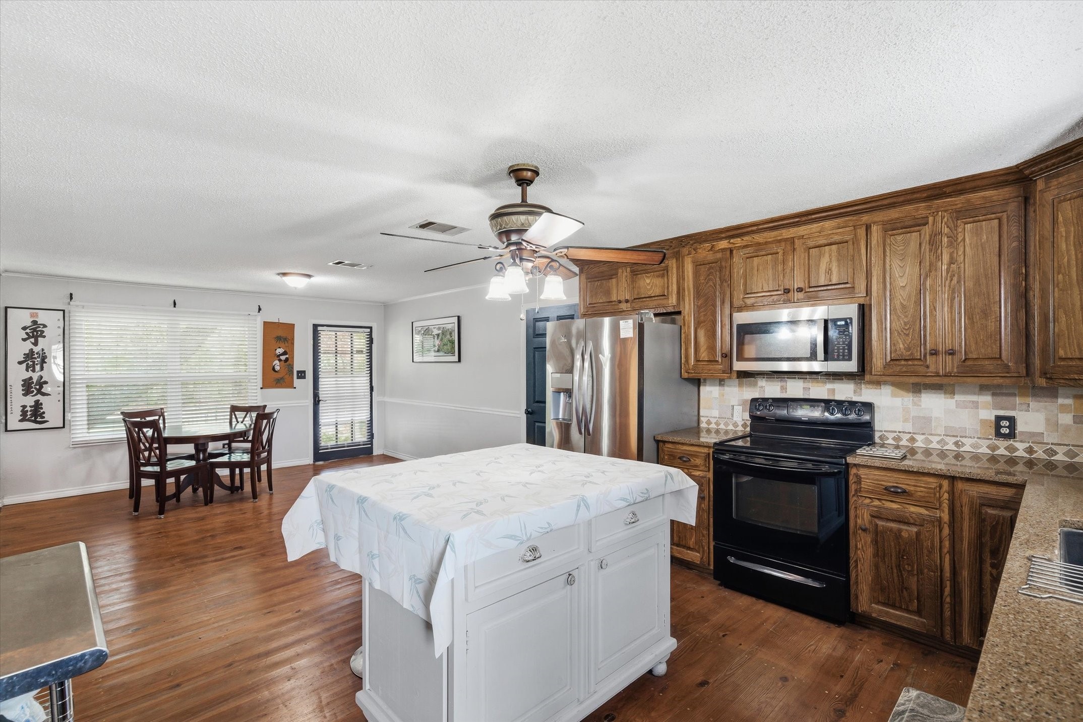 800 Vz County Road 2112 Canton TX 75103