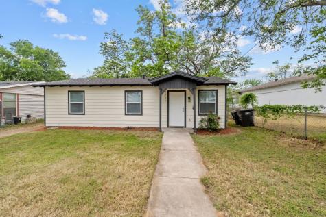 4220 Avenue G Fort Worth TX 76105