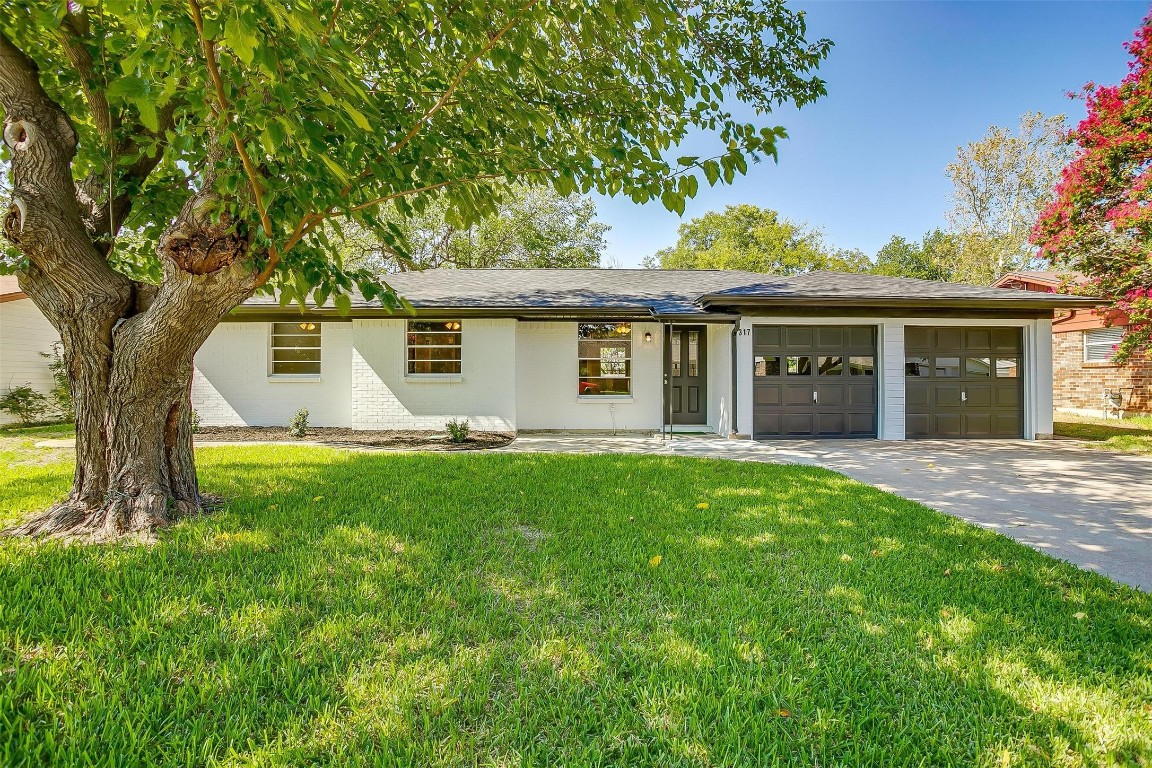 317 NW Jill Ann Drive Burleson TX 76028