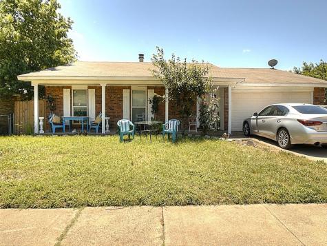 1813 Country Manor Road Fort Worth TX 76134