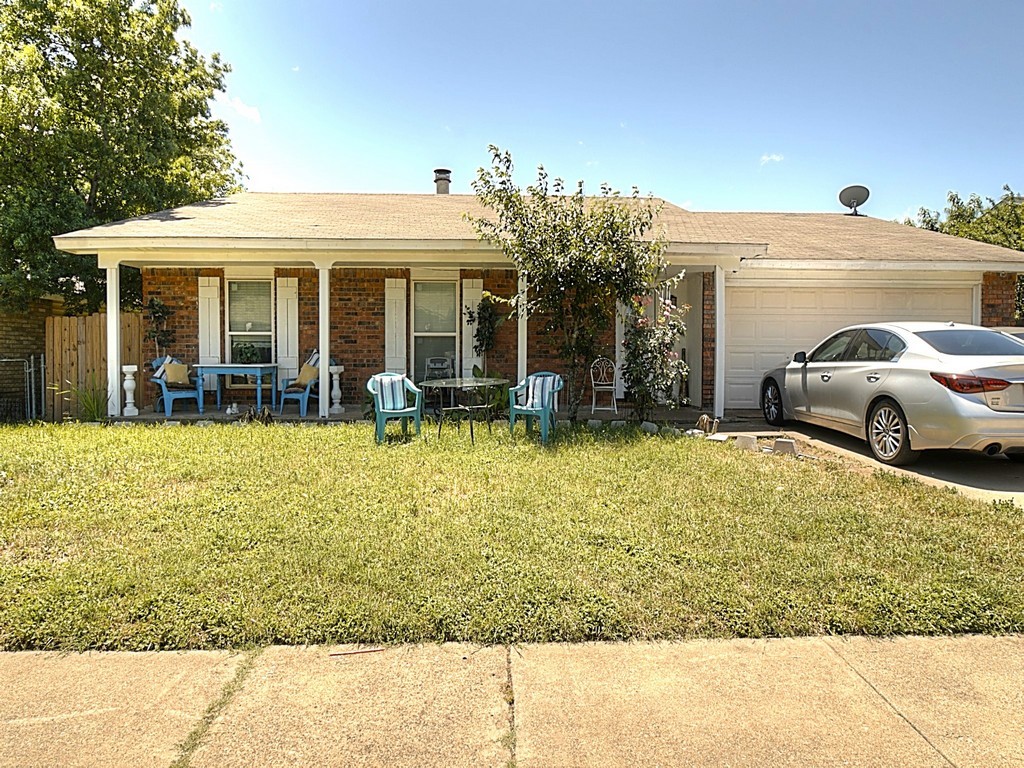 1813 Country Manor Road Fort Worth TX 76134