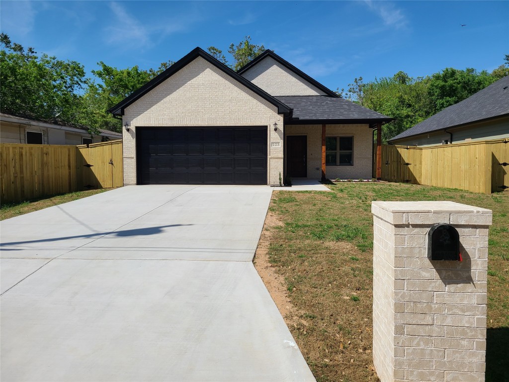 523 W Ford Street Denison TX 75020