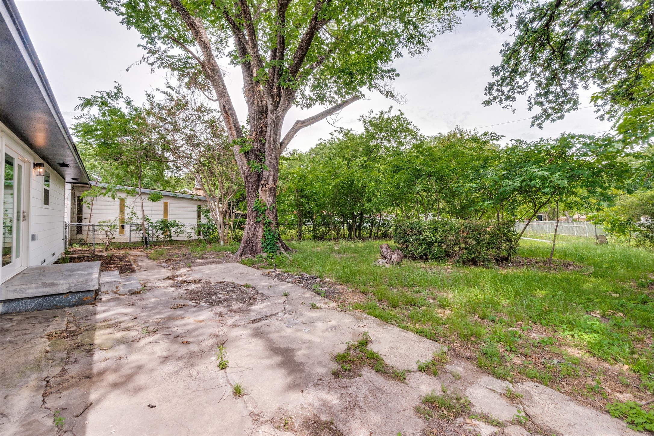 814 Wideman Drive Dallas TX 75217