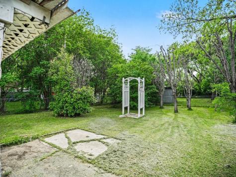 813 32nd Street Grand Prairie TX 75050