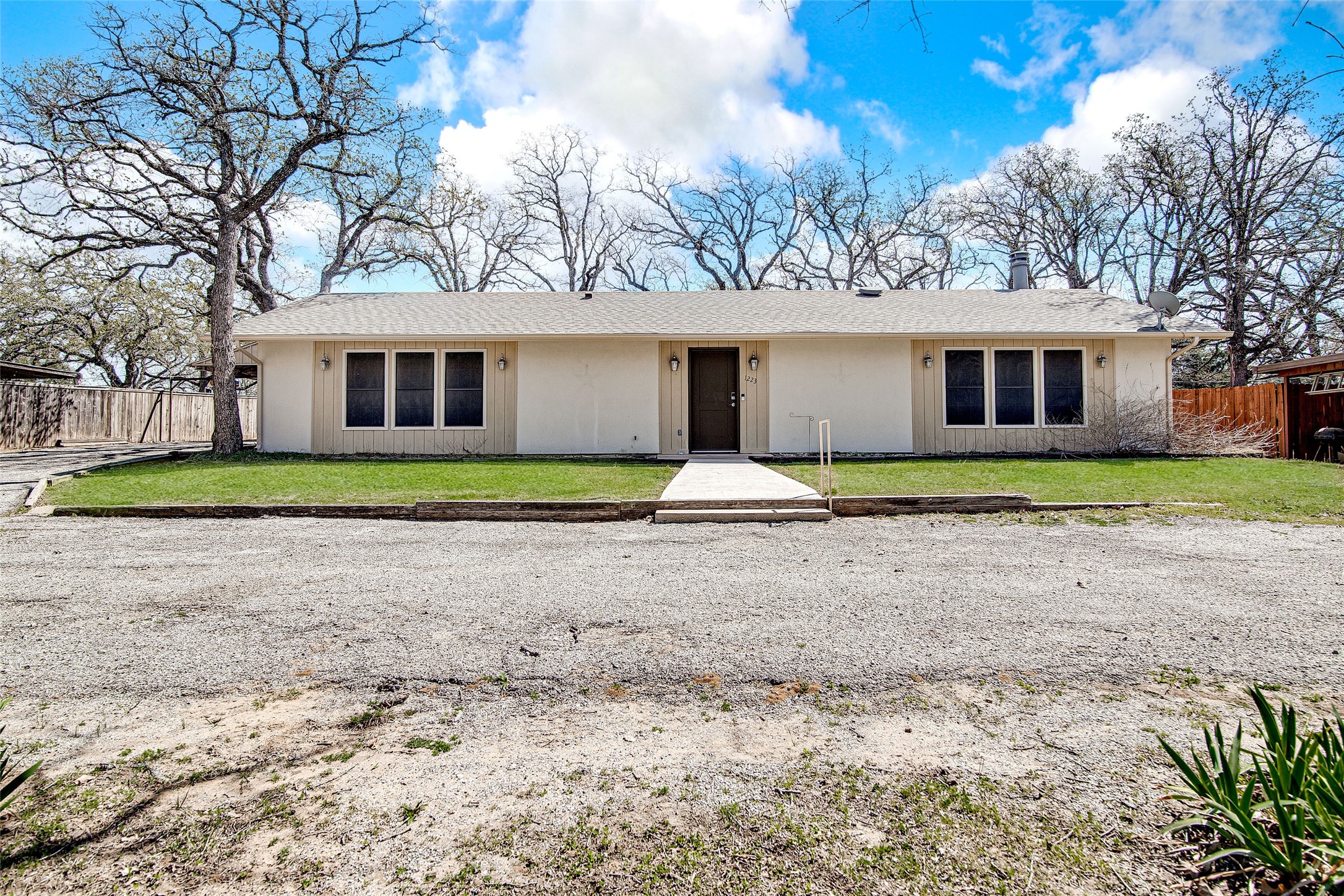 1223 Peggy Lane Kennedale TX 76060