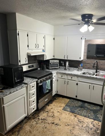 440 S Bois D Arc Street Blossom TX 75416