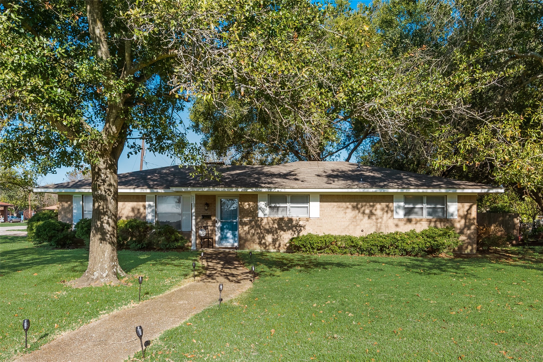 601 Carroll Street Kerens TX 75144