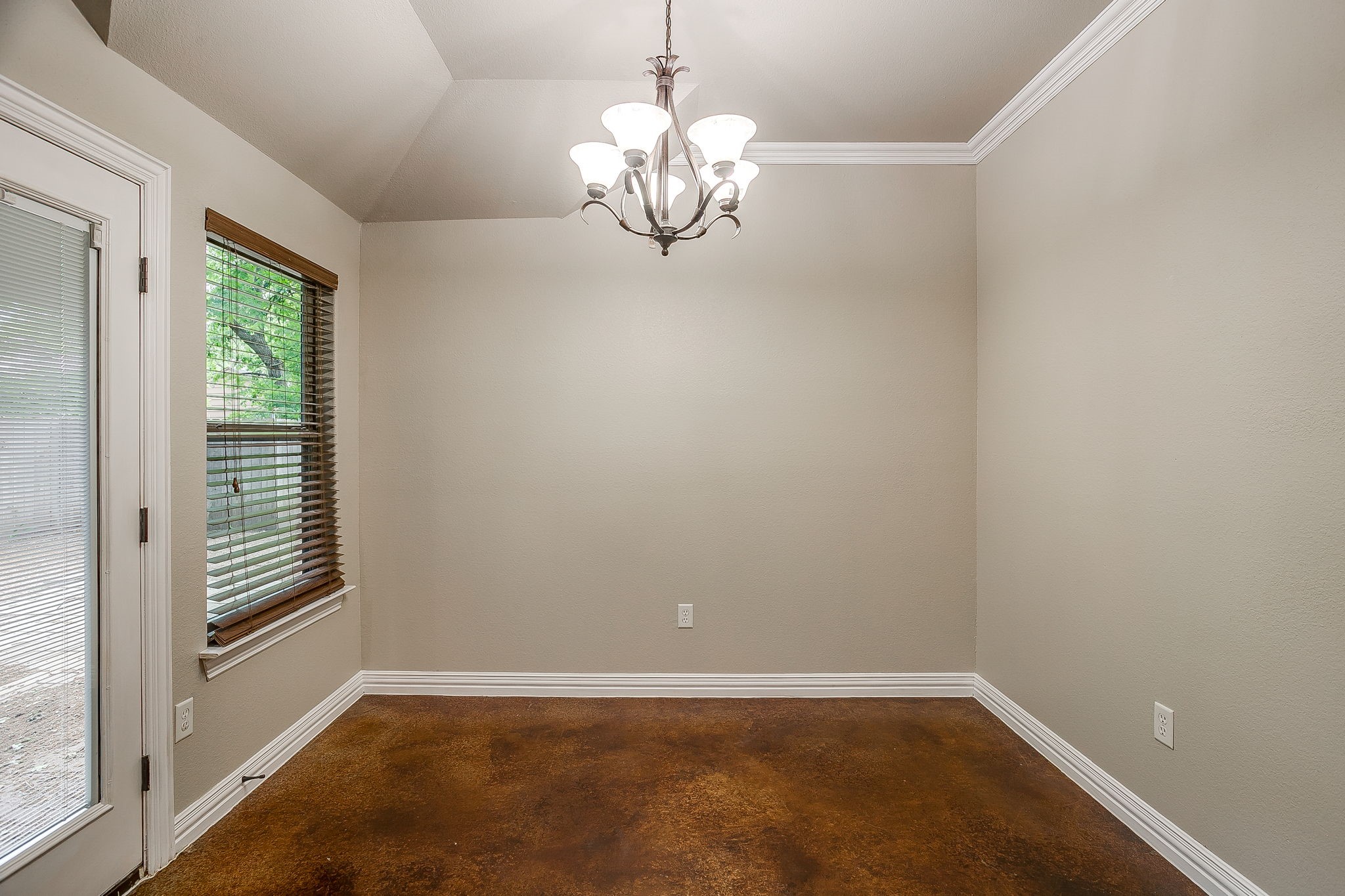 212 W 1st Street Weatherford TX 76086