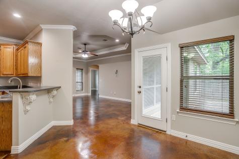 212 W 1st Street Weatherford TX 76086