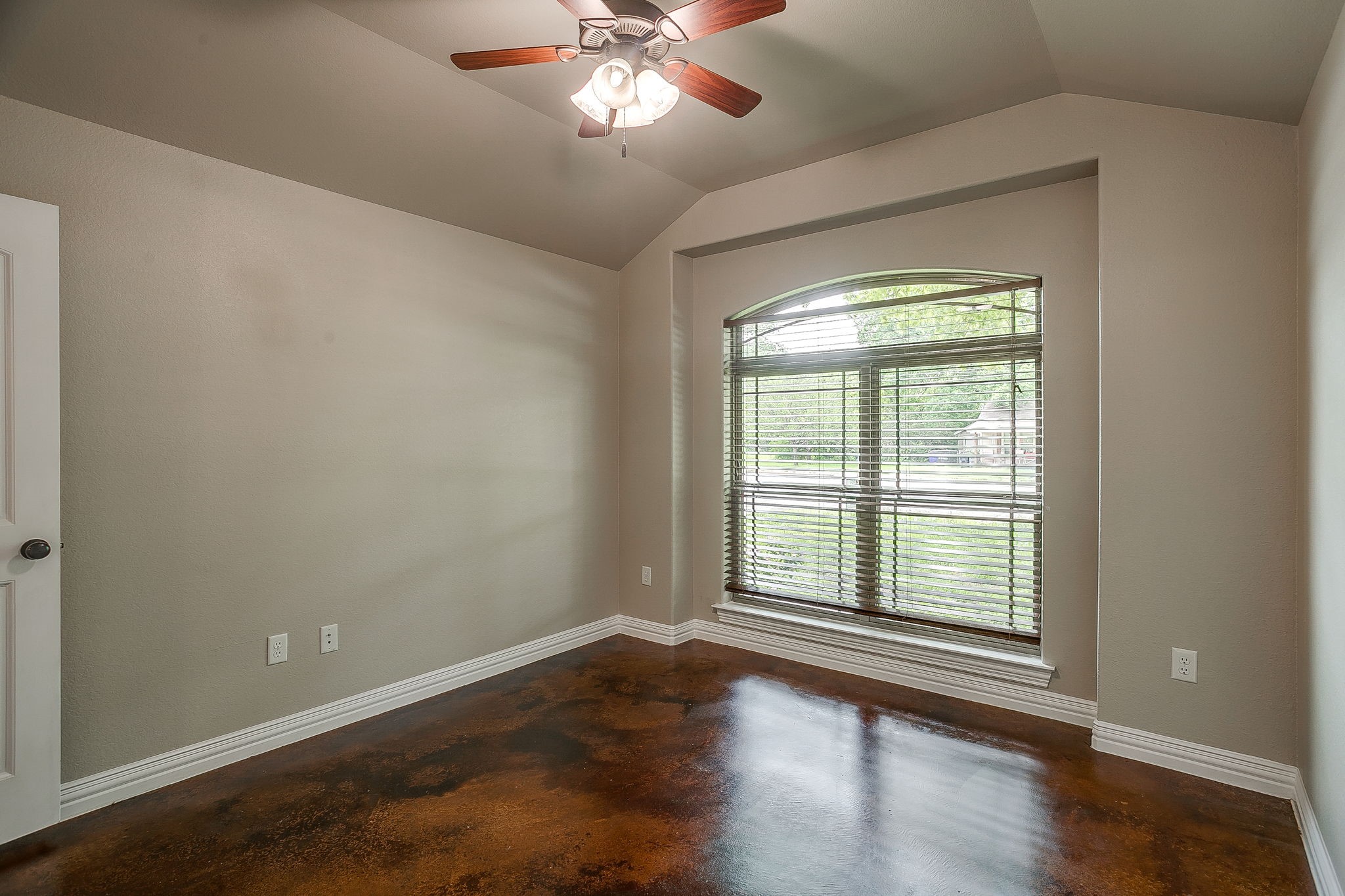 212 W 1st Street Weatherford TX 76086