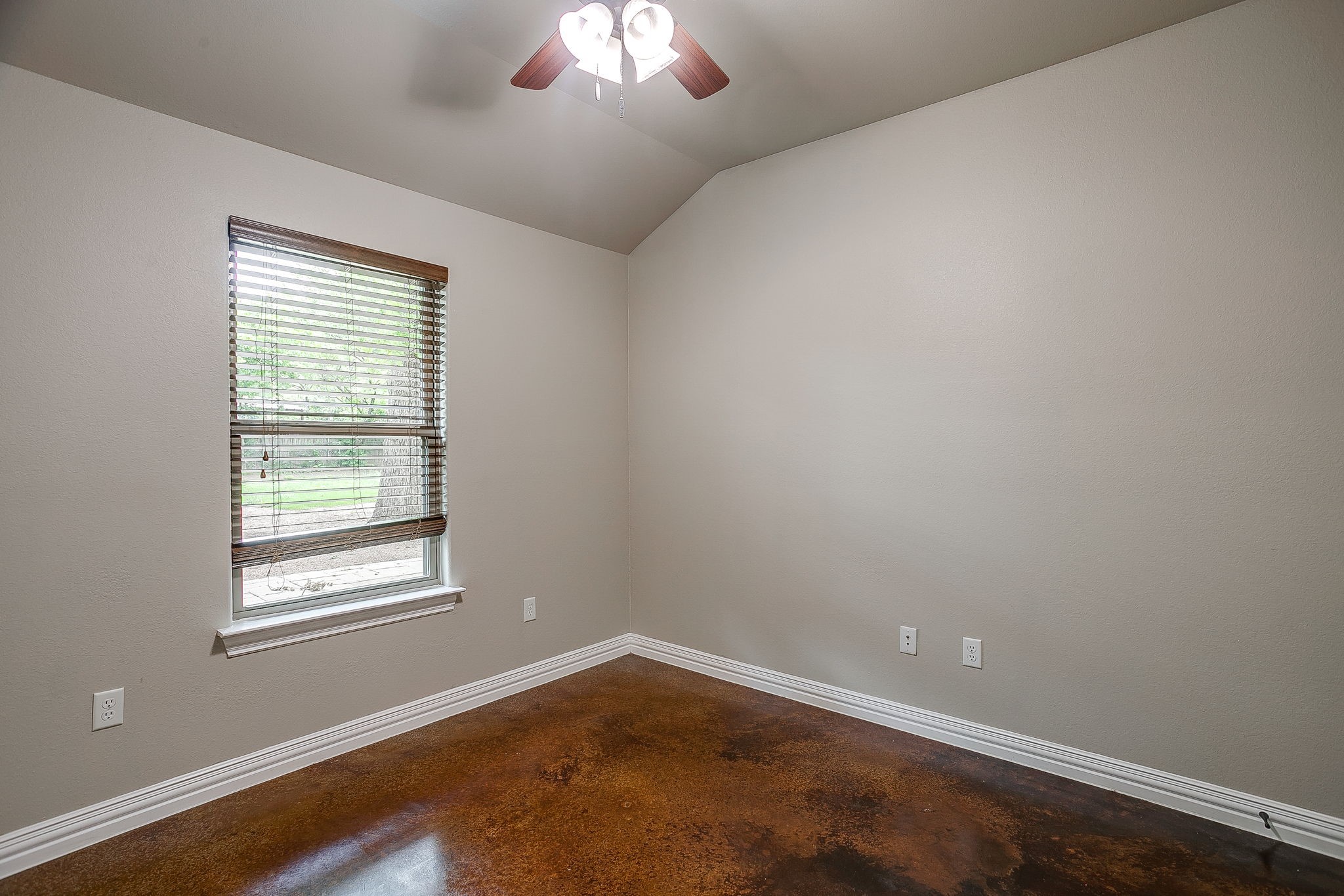 212 W 1st Street Weatherford TX 76086