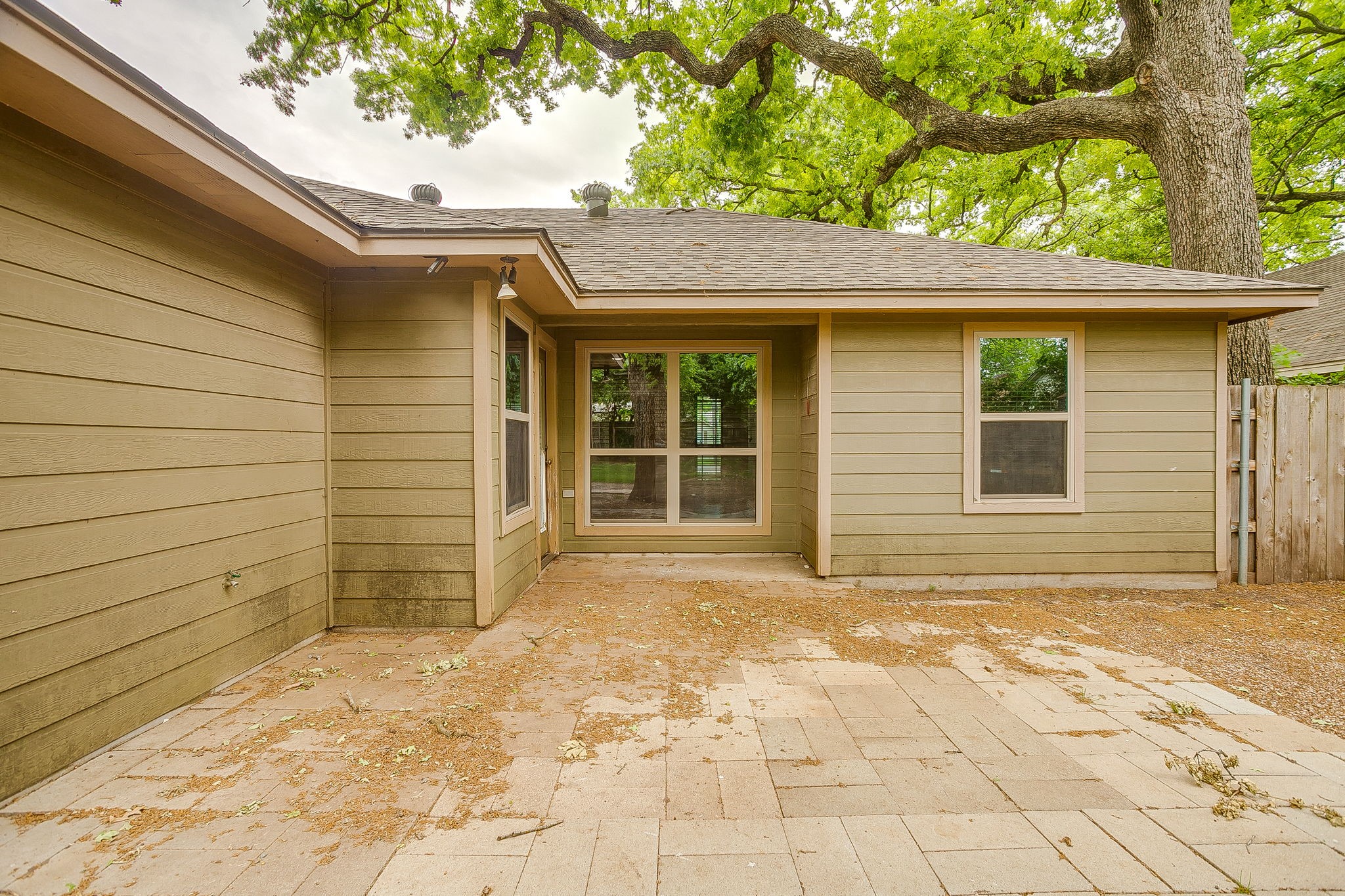 212 W 1st Street Weatherford TX 76086