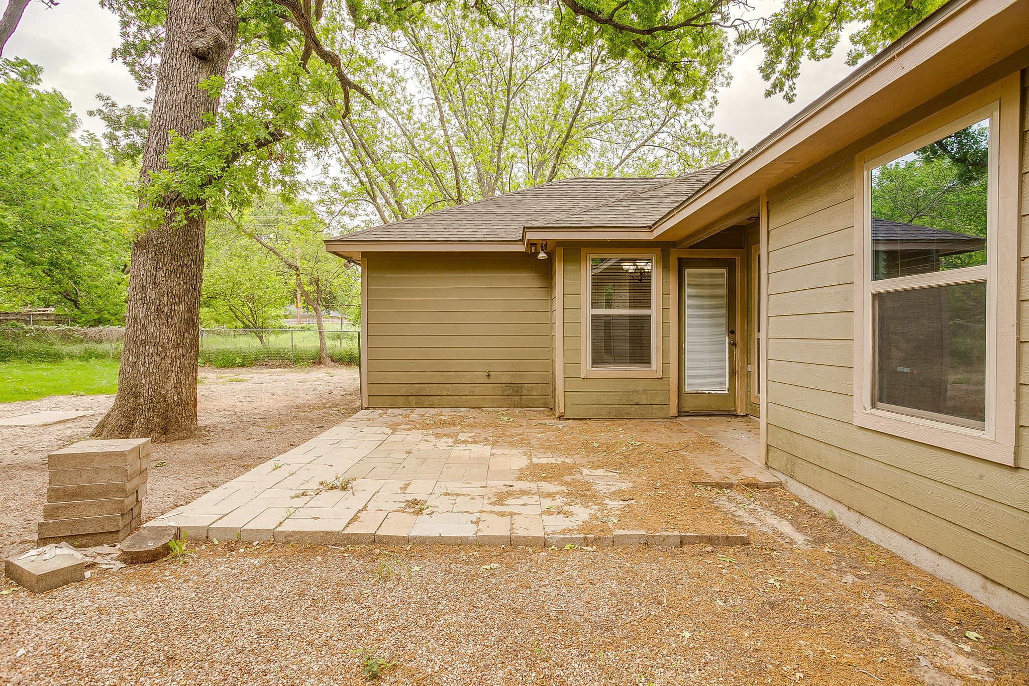 212 W 1st Street Weatherford TX 76086