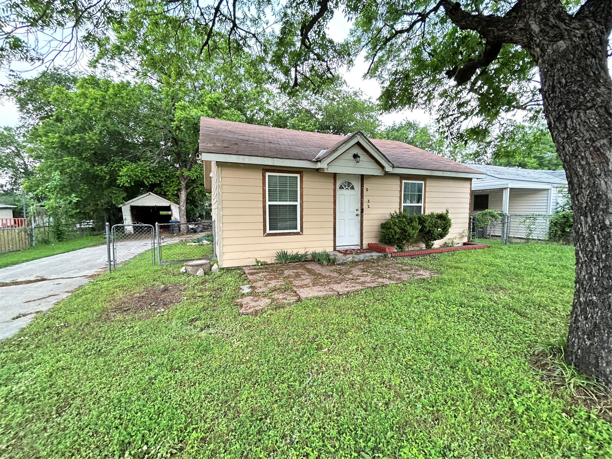 2132 N Sylvania Avenue Fort Worth TX 76111