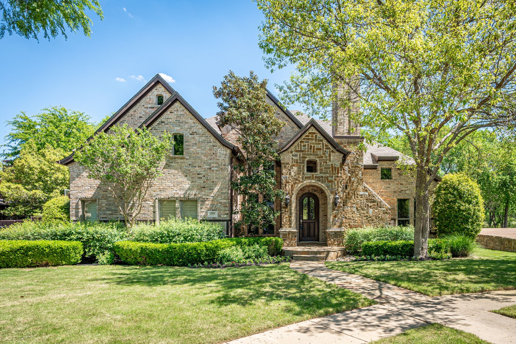 1709 Singletree Court Mckinney TX 75072