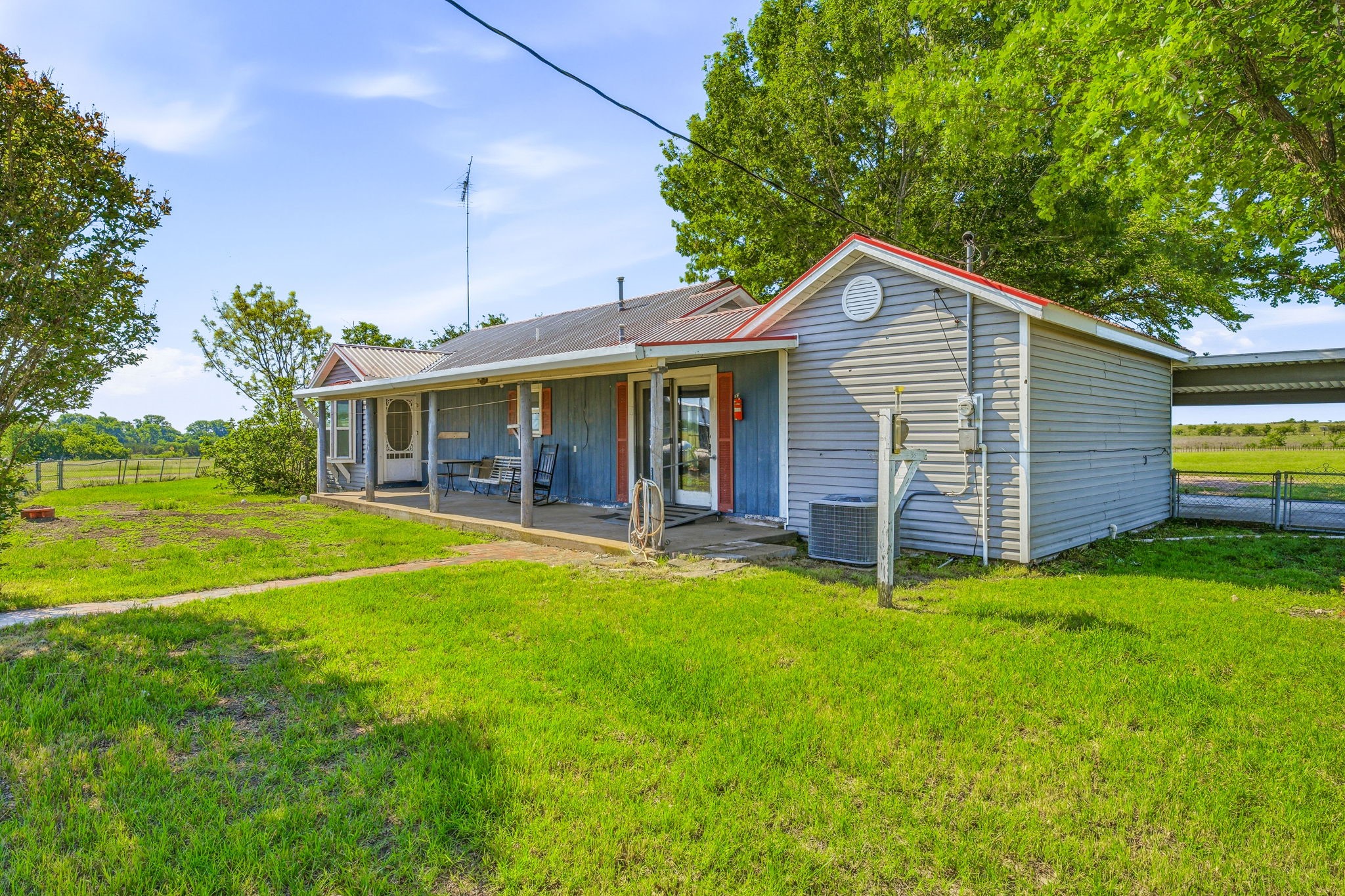 998 Fm218 Hamilton TX 76531
