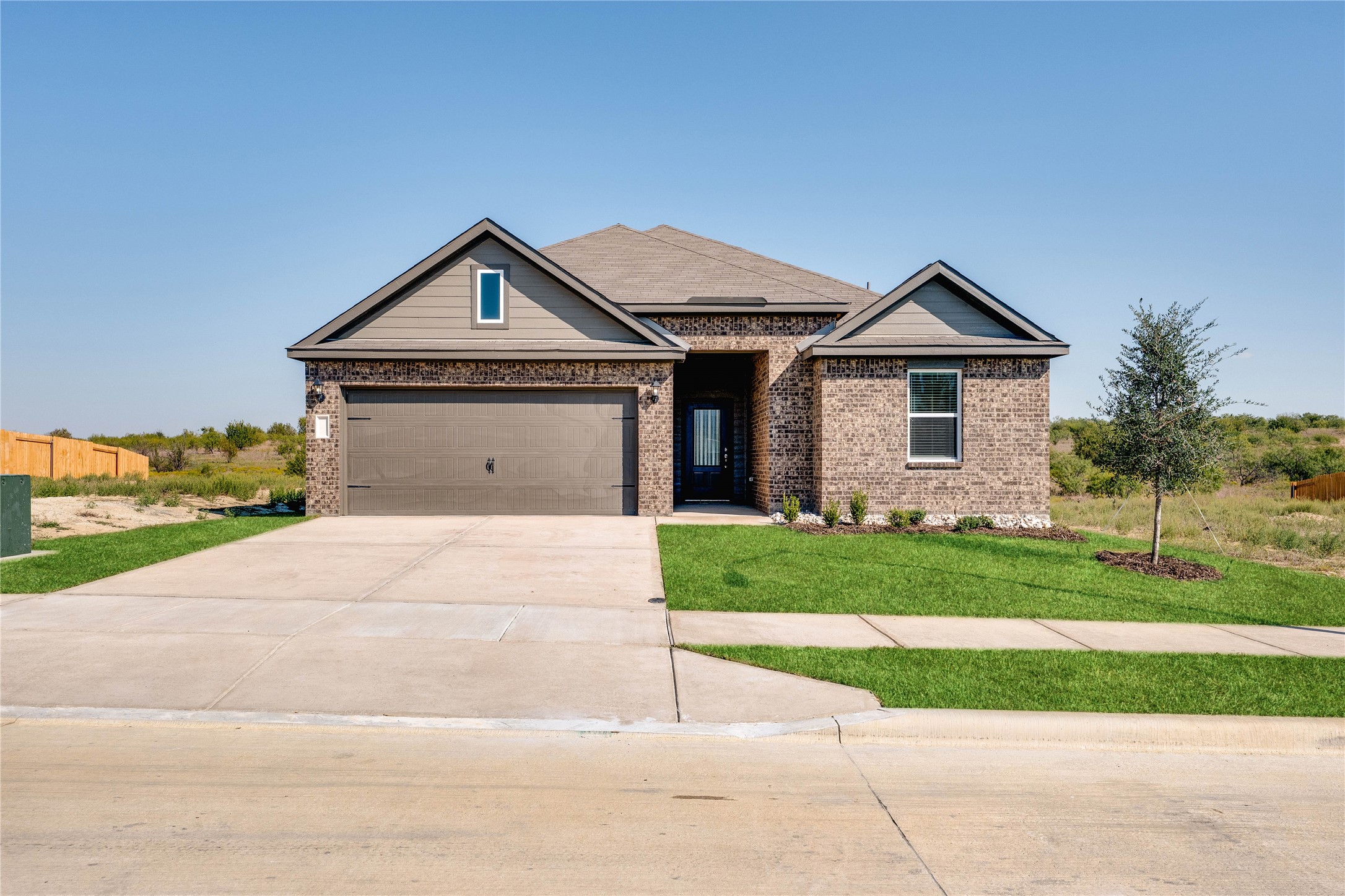 905 Cawthorne Trail Fort Worth TX 76108