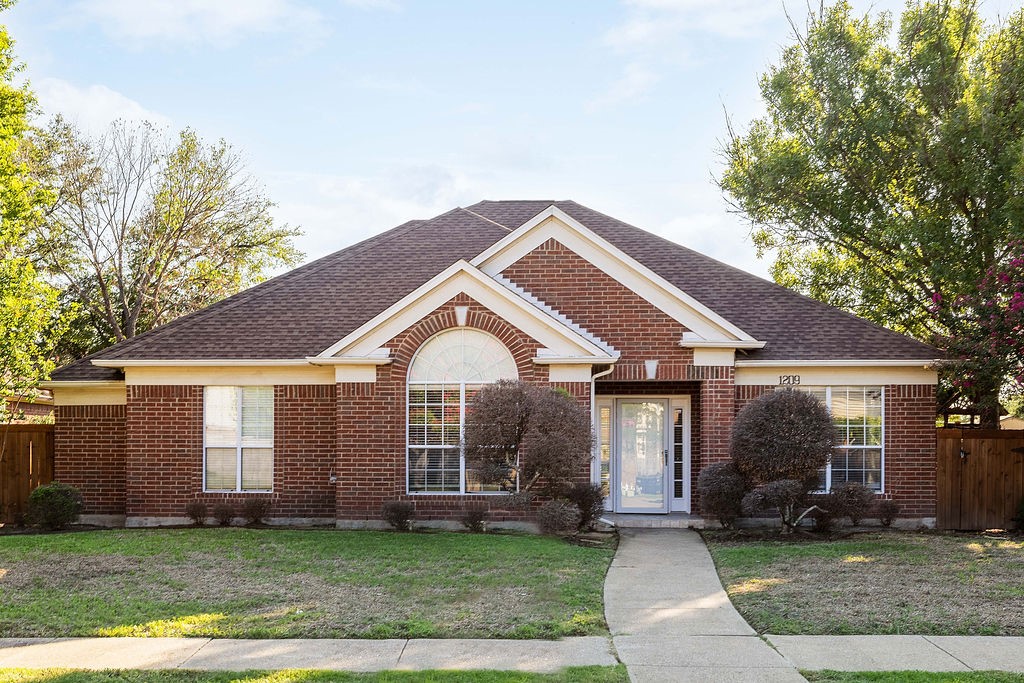 1209 Woodthorpe Drive Mesquite TX 75181