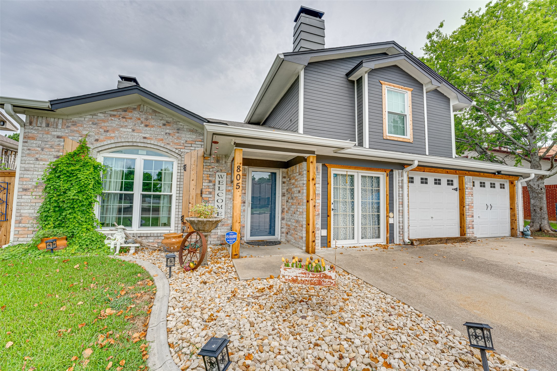 805 Park Place Boulevard Midlothian TX 76065