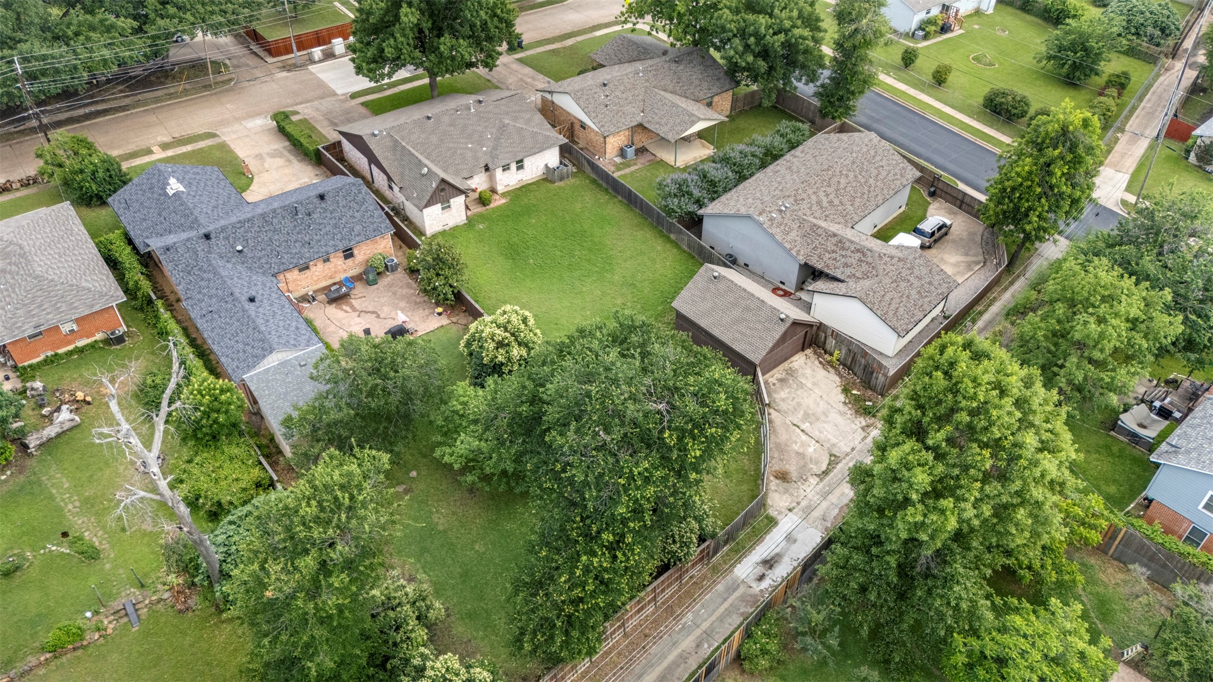 9209 Boundbrook Avenue Dallas TX 75243