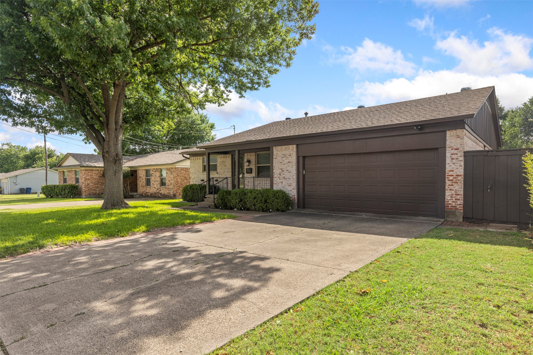9209 Boundbrook Avenue Dallas TX 75243