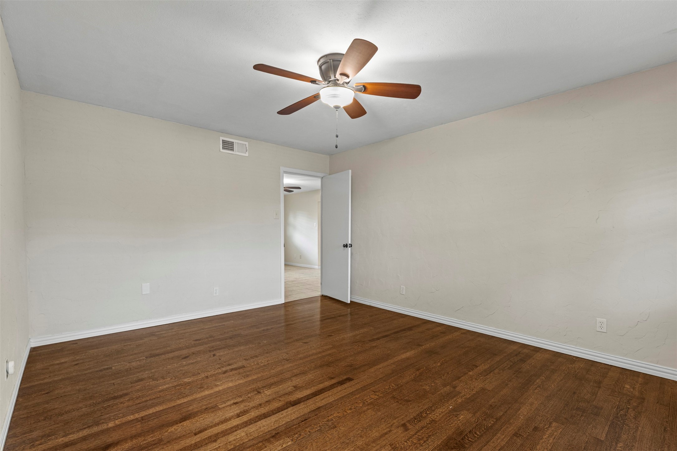 9209 Boundbrook Avenue Dallas TX 75243
