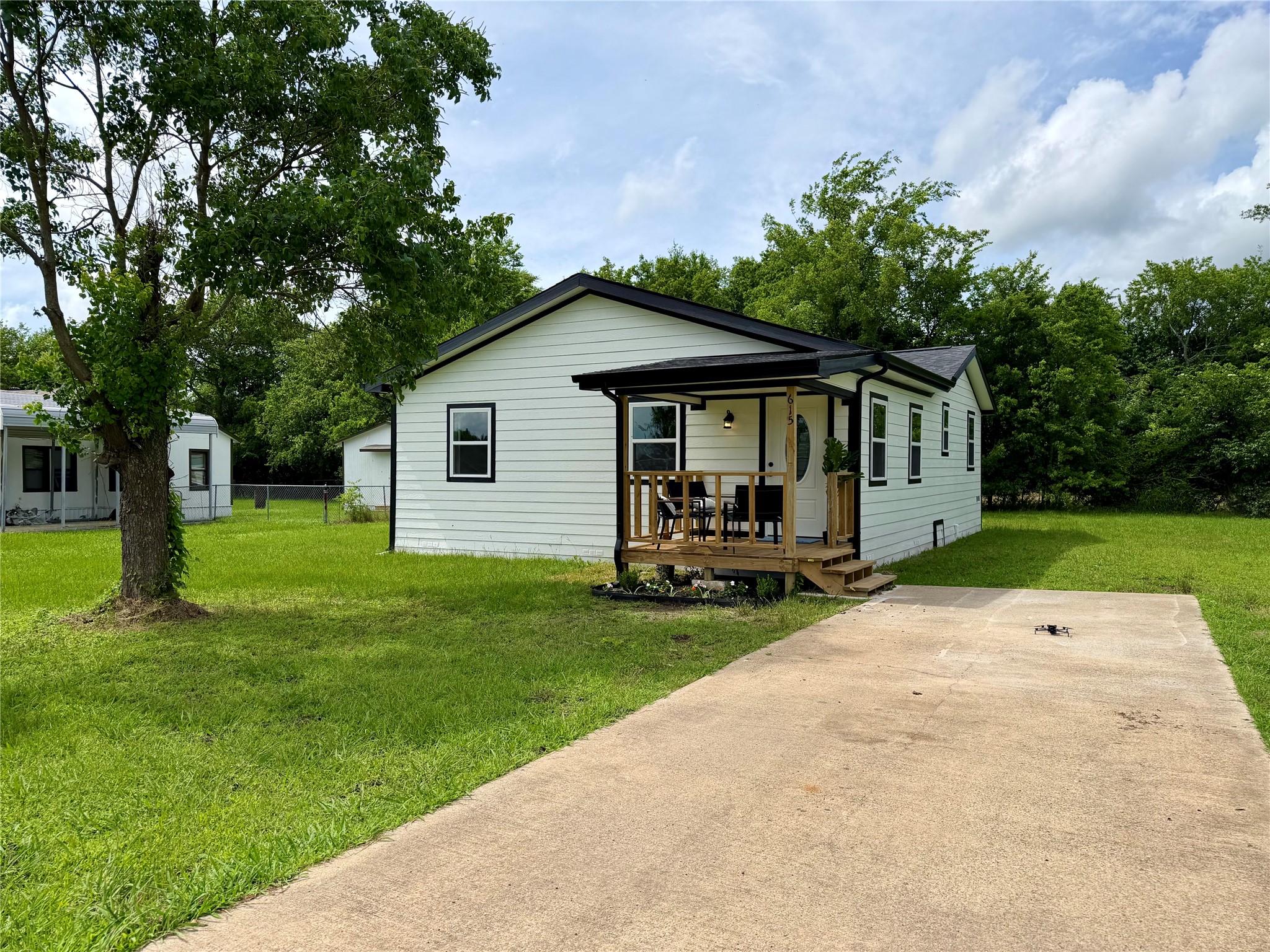 615 Smith Circle Point TX 75472