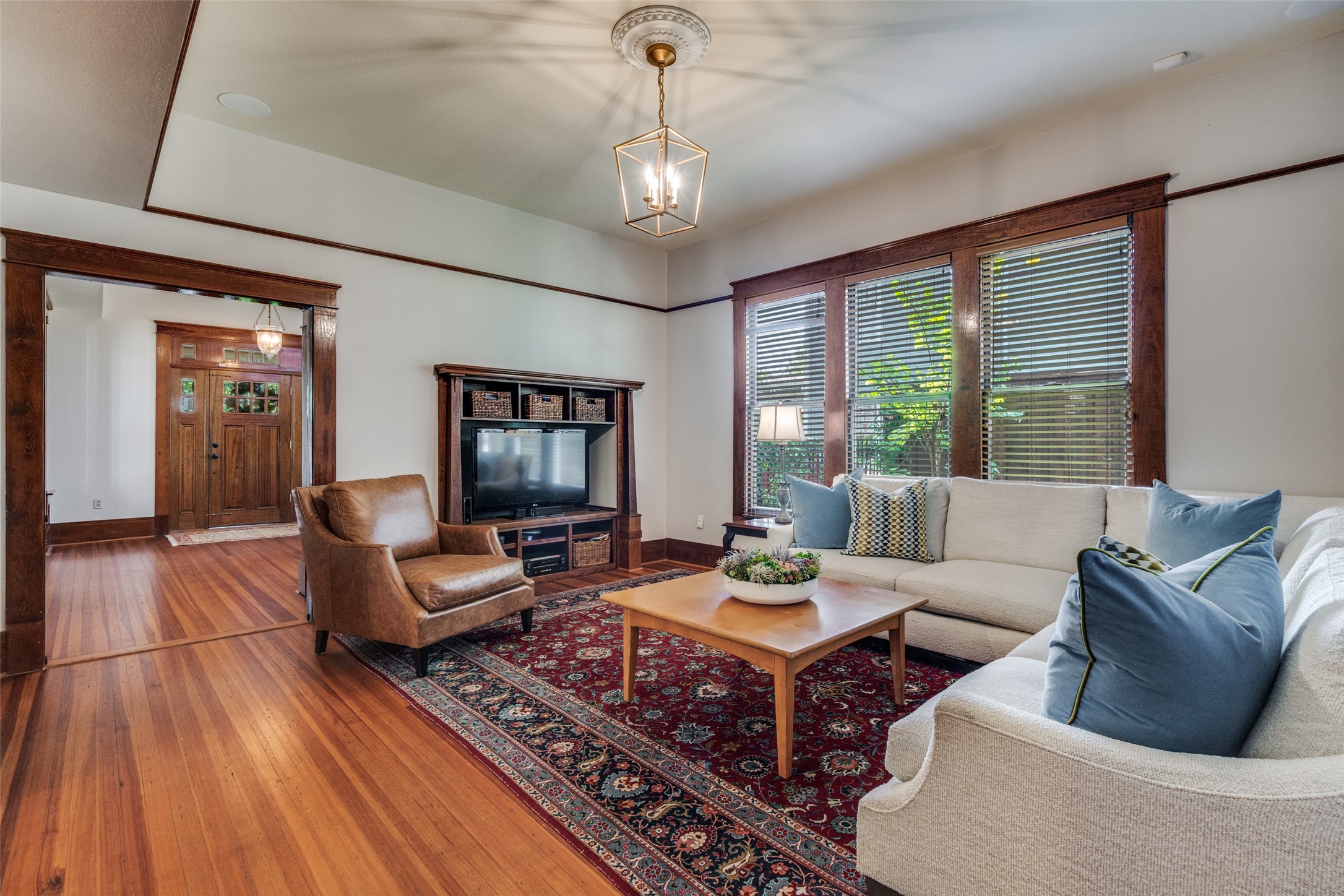 4811 Swiss Avenue Dallas TX 75204