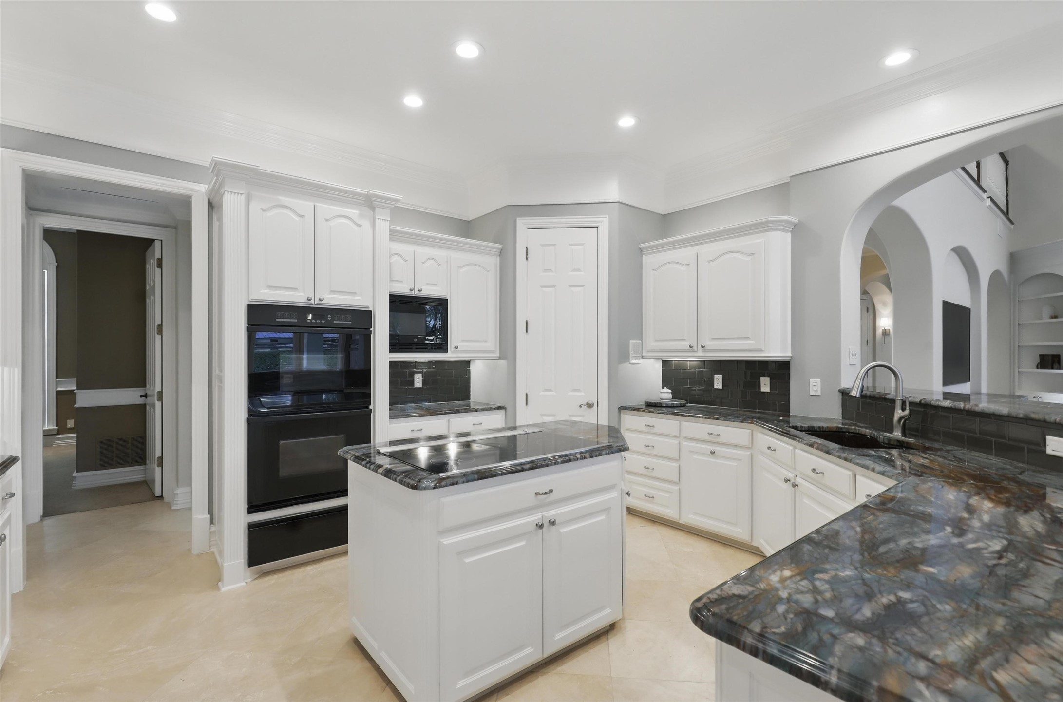 6800 Oak Hill Drive Fort Worth TX 76132