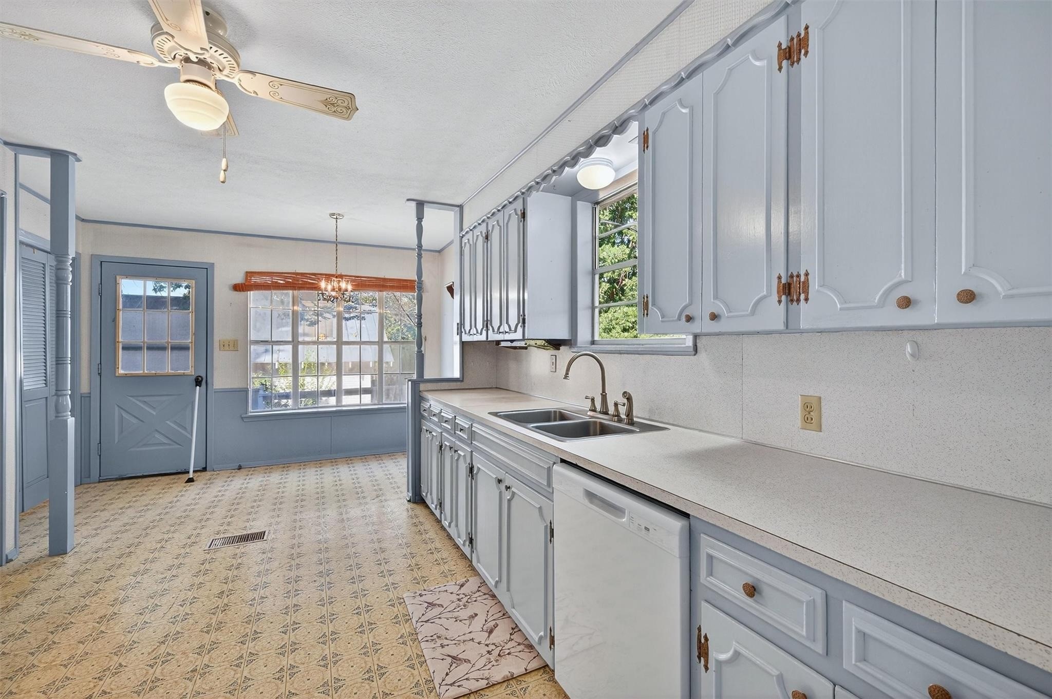 201 N Main Street Leonard TX 75452